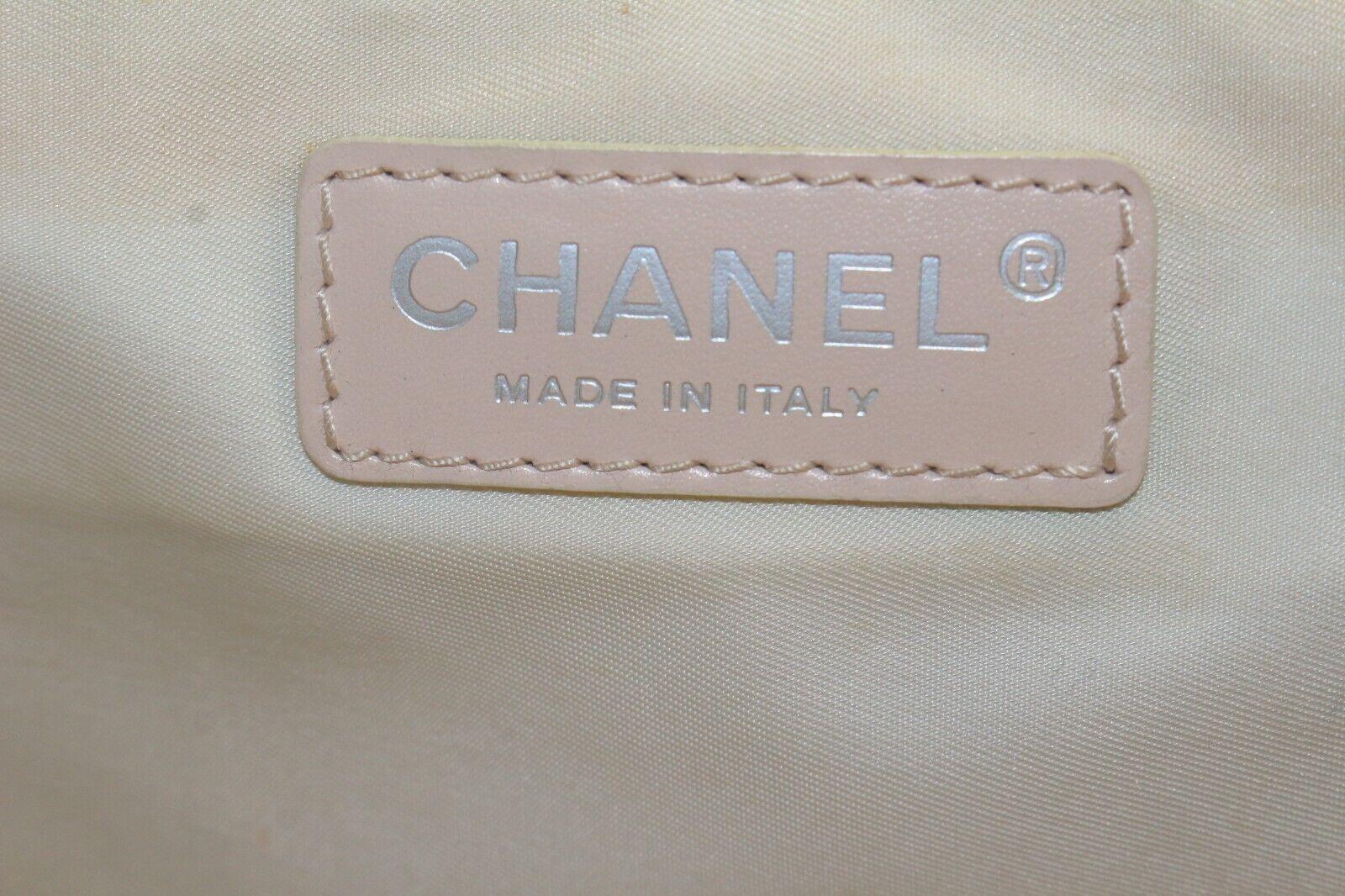 Sac de voyage Chanel New Line beige 1CAS109K en vente 6