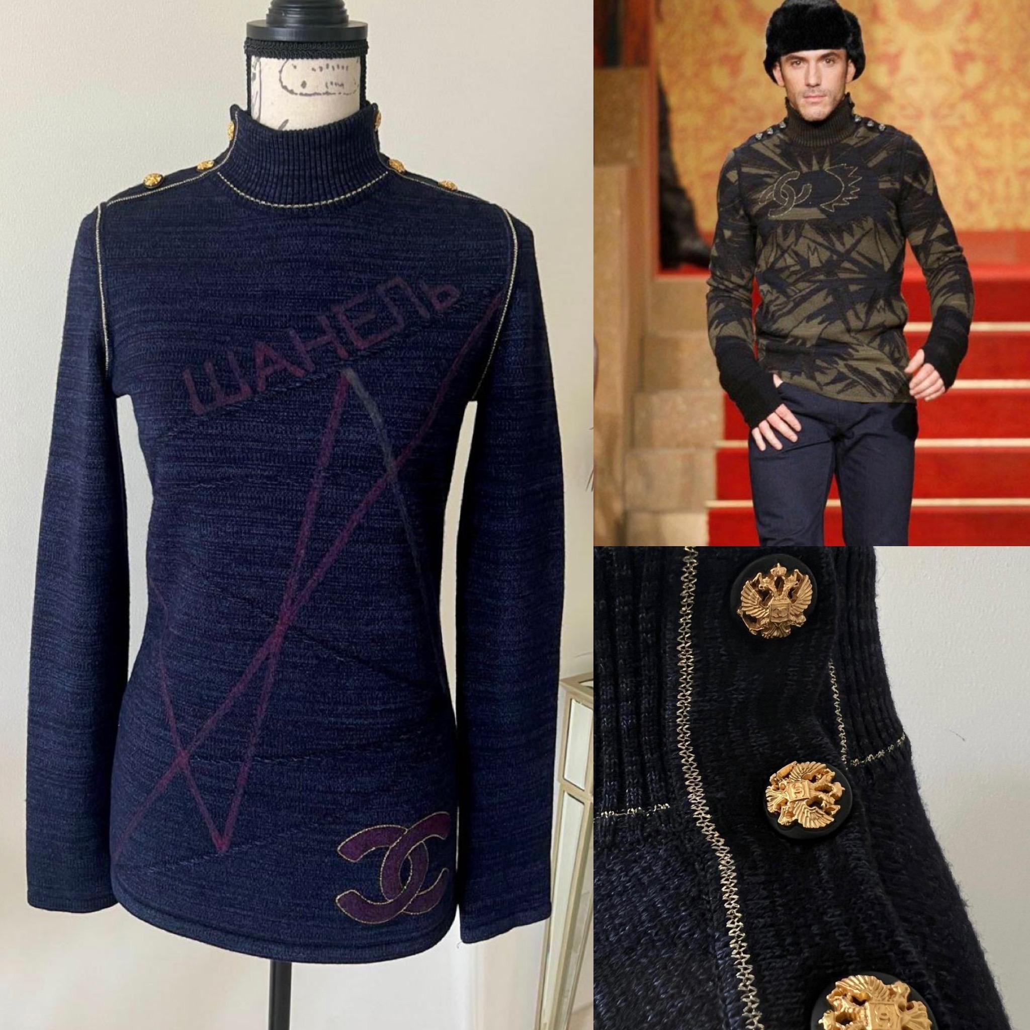 Stunning and rare Chanel jumper with CC logo from 2009 Pre-Fall Metiers d'Art Collection, 09a
- made of softest wool, silk and cashmere blend
- CC logo buttons with eagles at each shoulder
Size mark 36 fr. New, never worn.