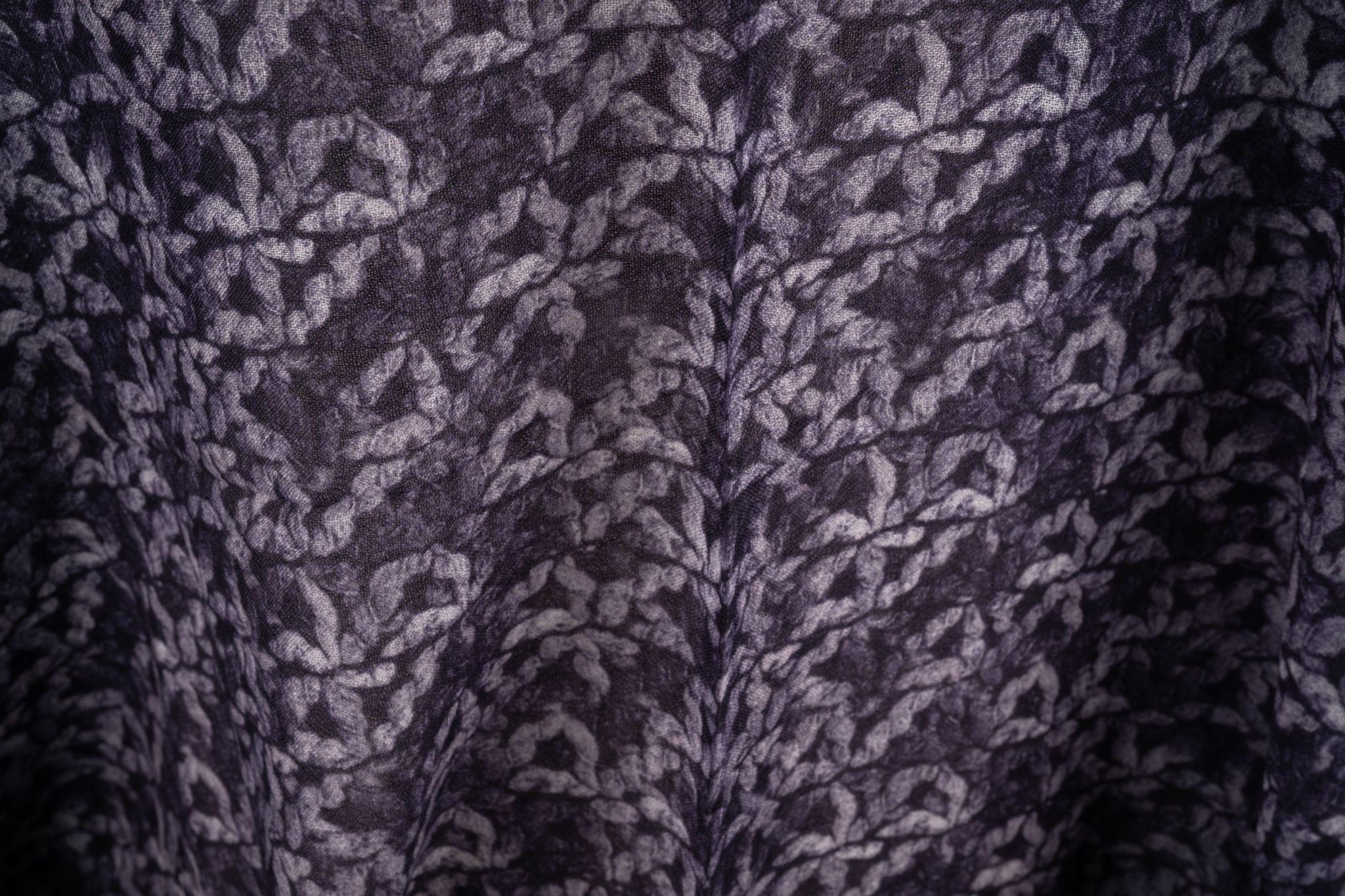 Scialle in cashmere viola Chanel New Logo In condizioni Nuovo in vendita a West Hollywood, CA