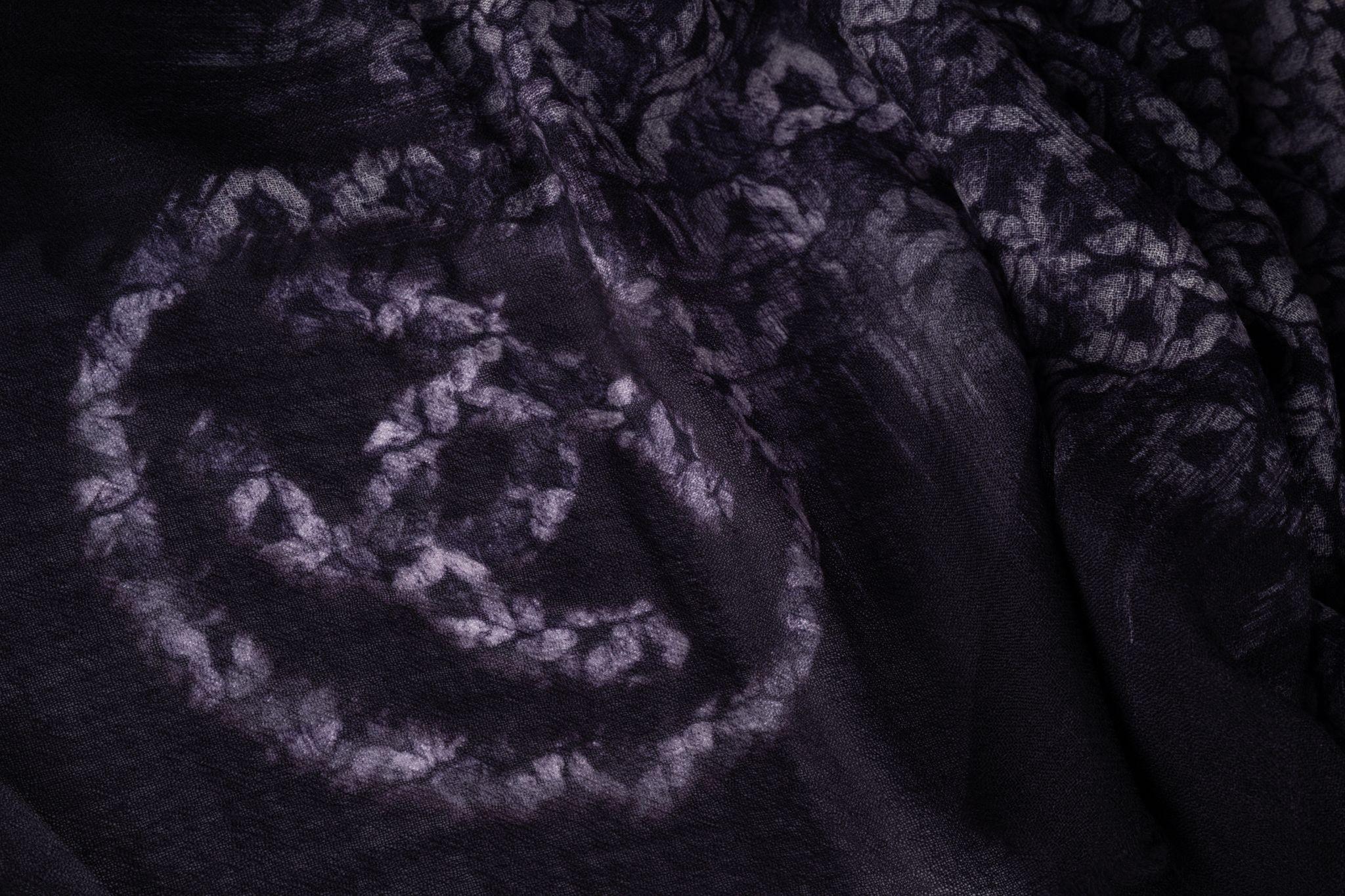 Scialle in cashmere viola Chanel New Logo in vendita 1