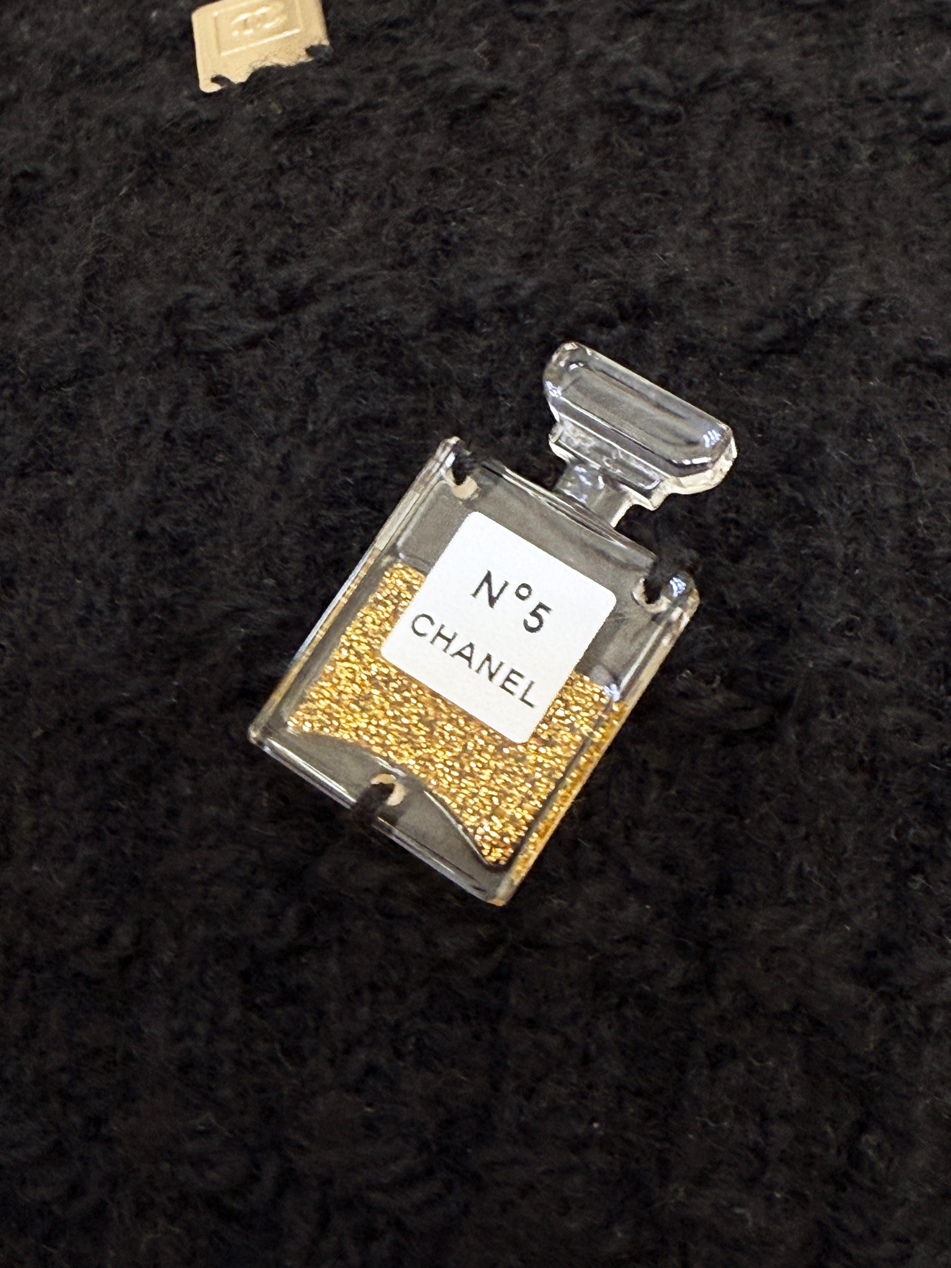Chanel Neuer Margot Robbie Style Lucky Charms Pullover 38 FR im Angebot 8