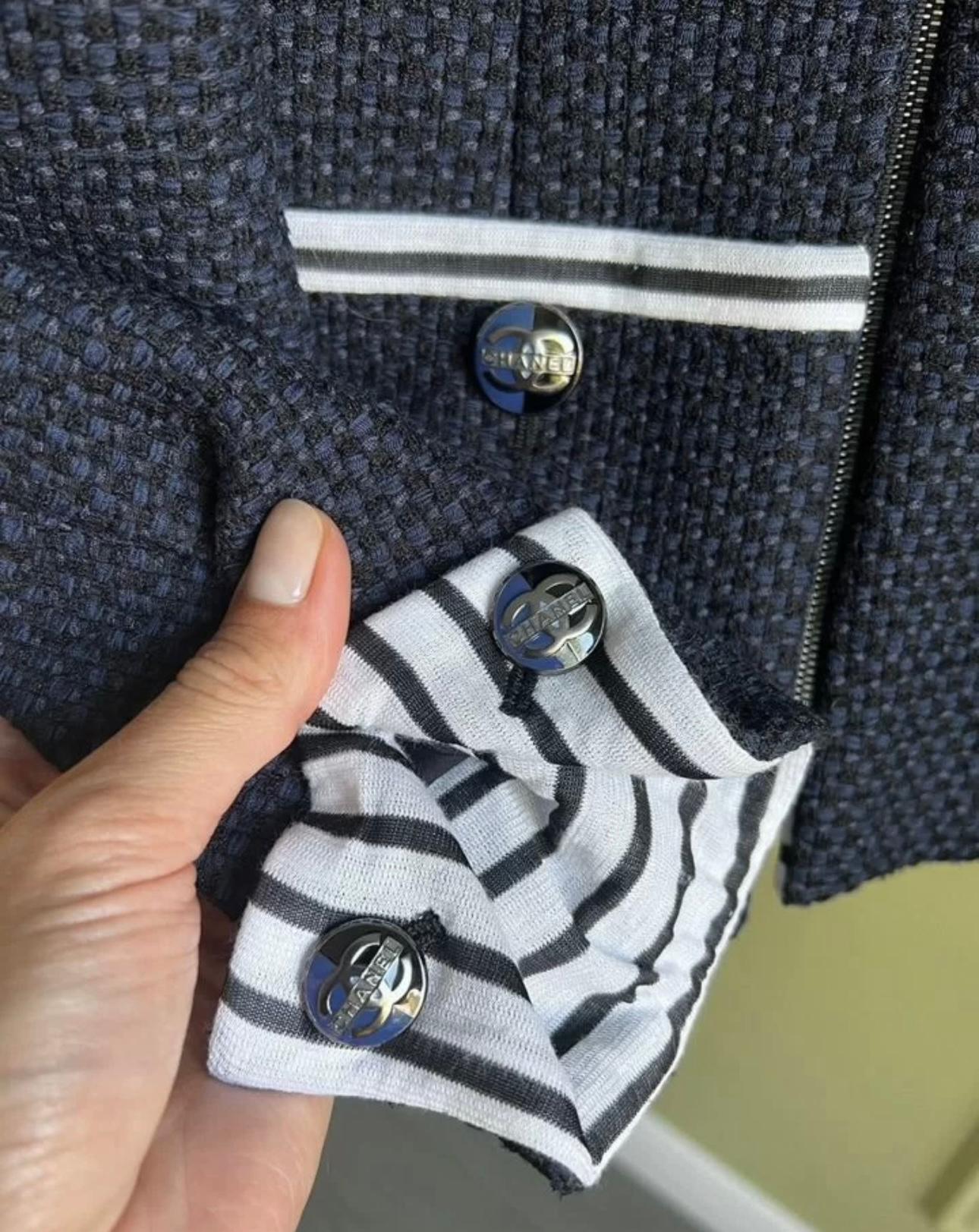 Chanel Neue maritime Tweed-Jacke mit CC-Knöpfen aus Tweed für Damen oder Herren im Angebot