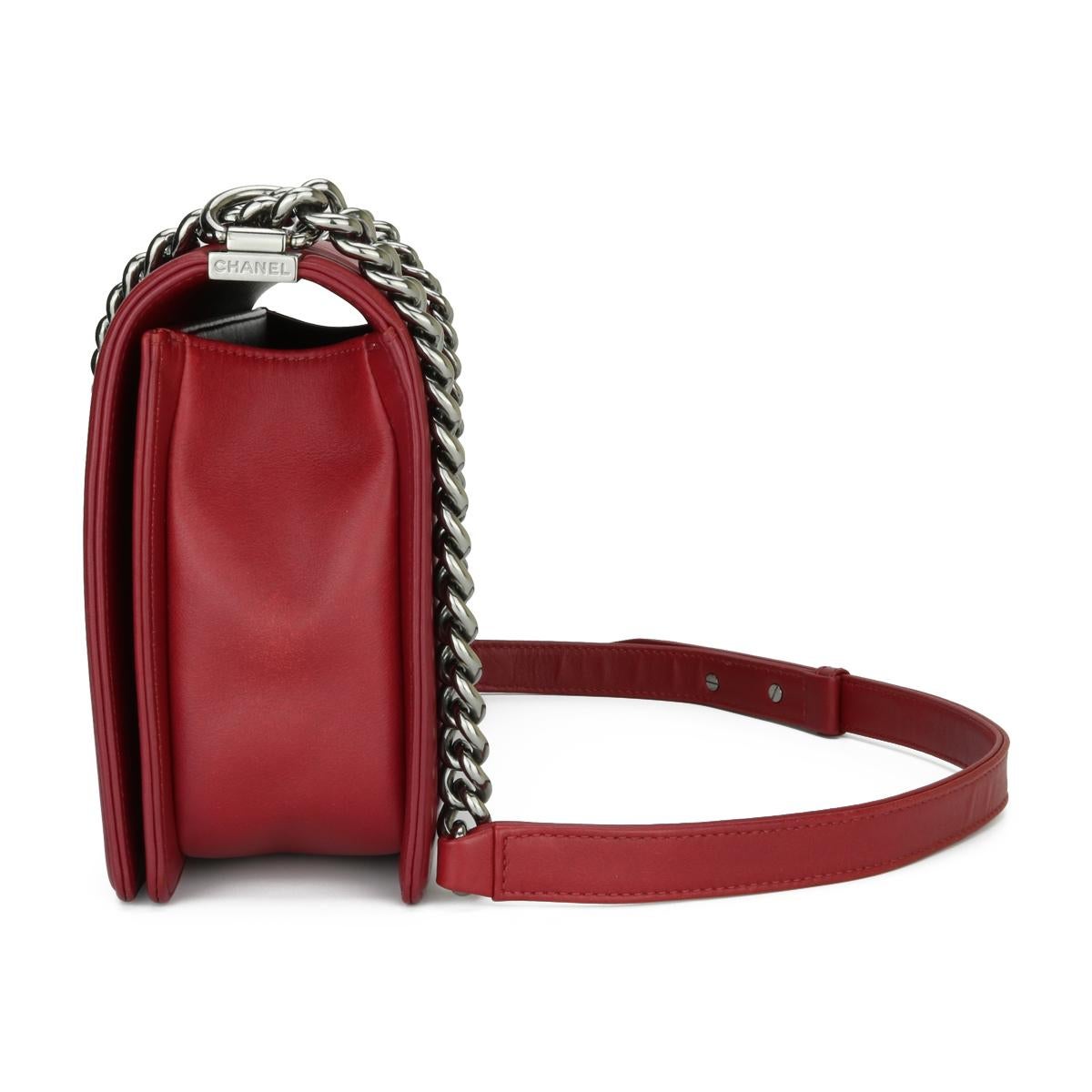 Women's or Men's CHANEL New Medium Chevron Boy Bag Dark Red Embroidered Calfskin Gunmetal HW 2014 For Sale
