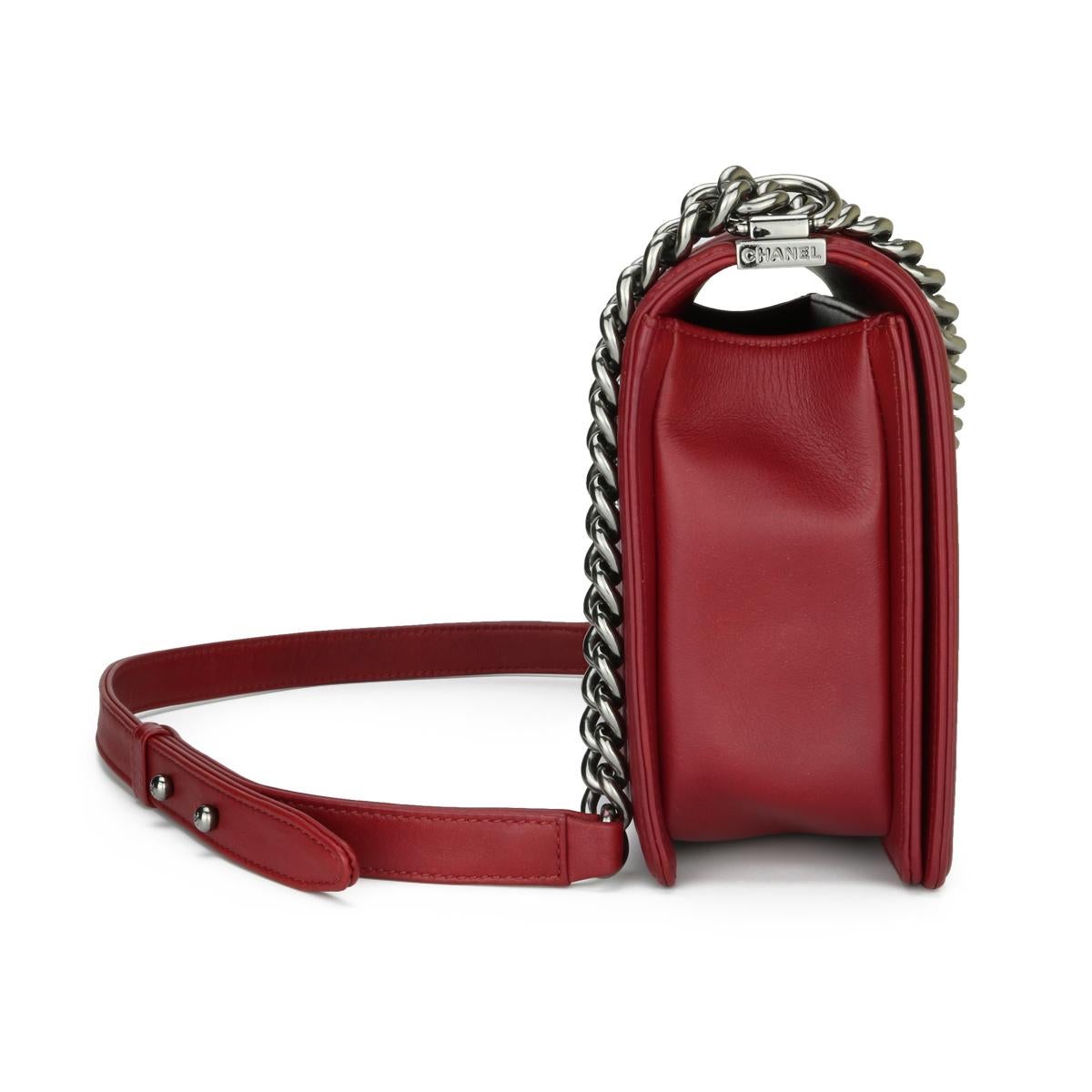 CHANEL New Medium Chevron Boy Bag Dark Red Embroidered Calfskin Gunmetal HW 2014 For Sale 1
