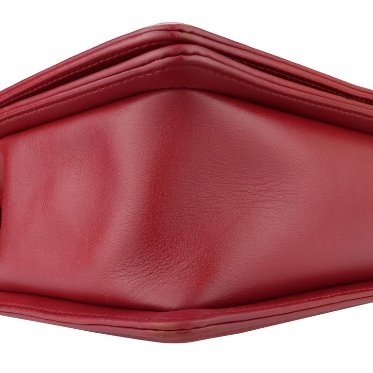 CHANEL New Medium Chevron Boy Bag Dark Red Embroidered Calfskin Gunmetal HW 2014 For Sale 3
