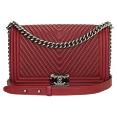 CHANEL Nuevo Bolso Chevron Boy Mediano Rojo Oscuro Bordado Piel de Becerro Gunmetal HW 2014