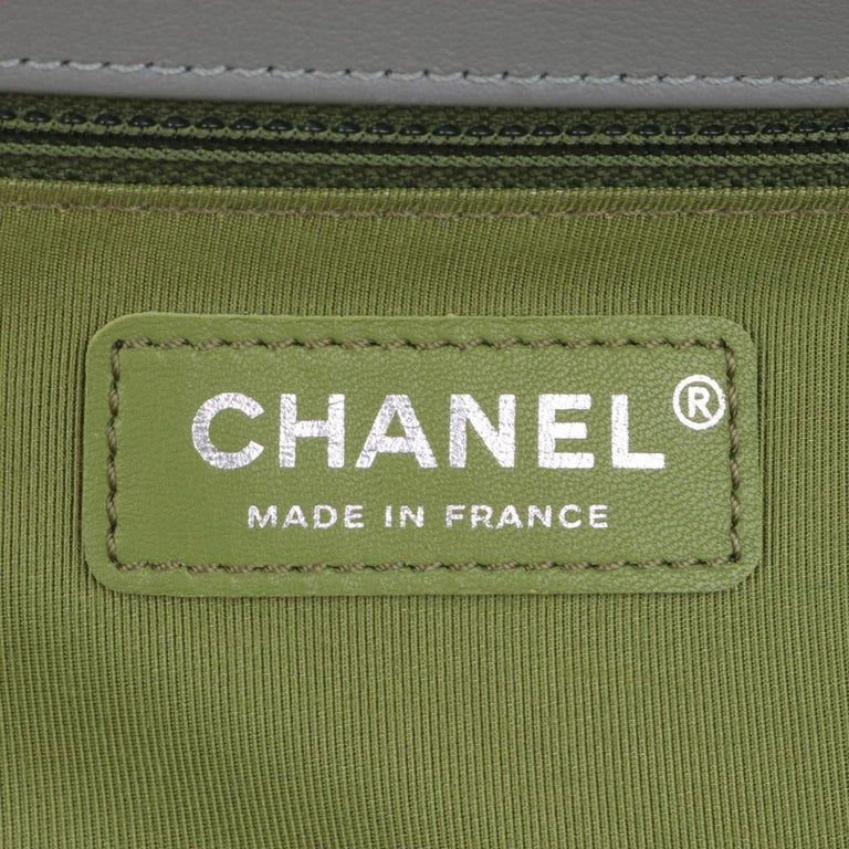 chanel 22 leather handbag