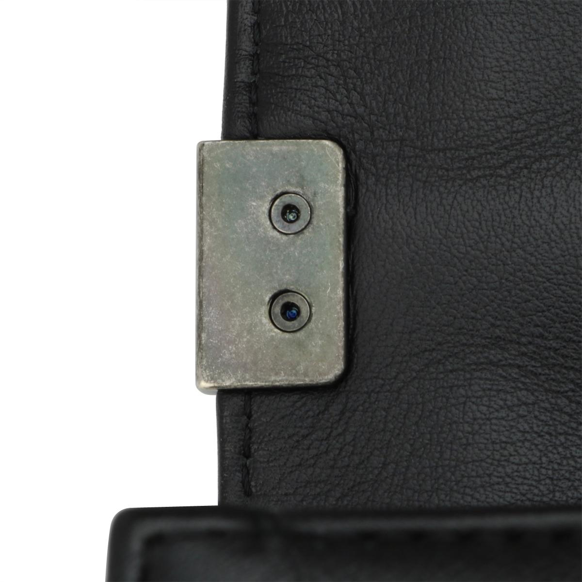 CHANEL New Medium Quilted Boy Bag in Black Calfskin with Ruthenium Hardware 2015 en vente 10