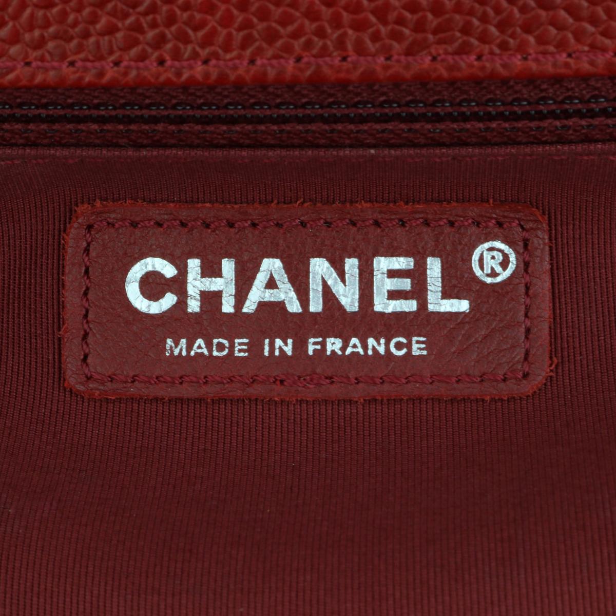 CHANEL New Medium Quilted Boy Bag in Dark Red Caviar with Ruthenium Hardware 14B For Sale 12