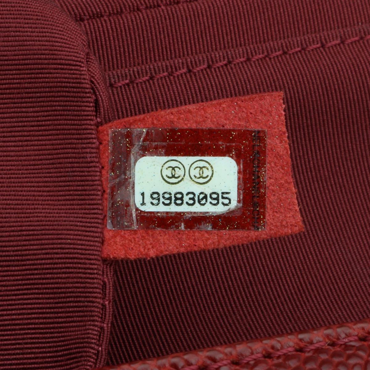 CHANEL Nuevo Bolso Chico Acolchado Mediano en Caviar Rojo Oscuro con Herrajes de Rutenio 14B en venta 12