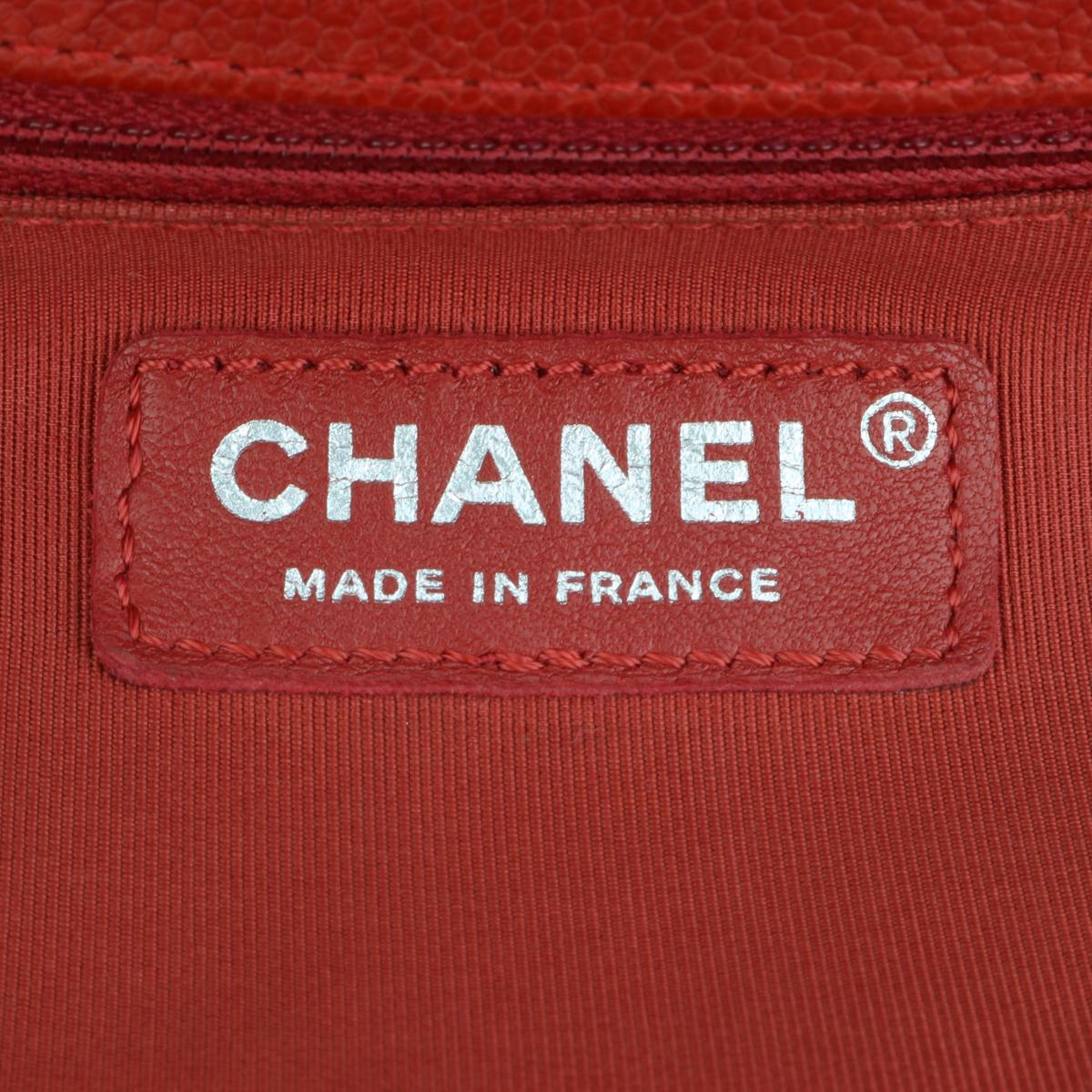 CHANEL Nuevo Bolso Chico Acolchado Mediano en Caviar Rojo con Herrajes de Rutenio 2016 en venta 12