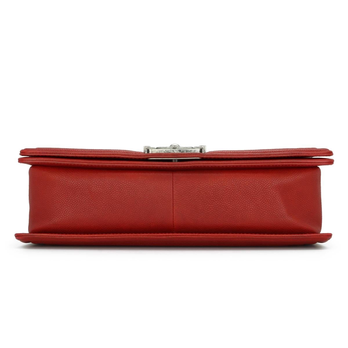 CHANEL Nuevo Bolso Chico Acolchado Mediano en Caviar Rojo con Herrajes de Rutenio 2016 en venta 4