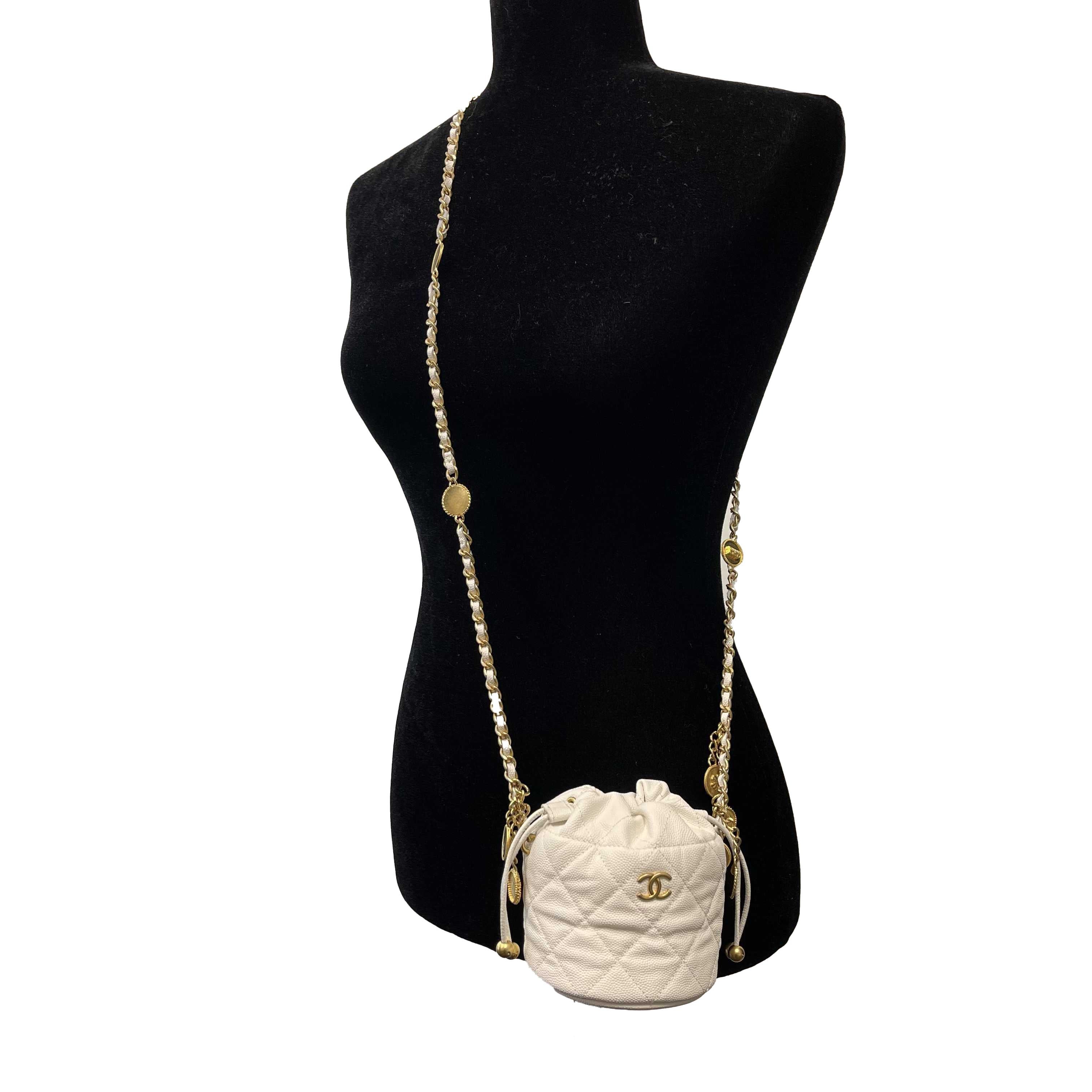 CHANEL - NEW Mini Bucket Bag - White Caviar Leather / Gold 10 Coins CC Crossbody For Sale 4