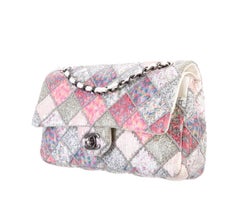 Chanel - Sac à rabat porté épaule de soirée à sequins roses multicolores:: taille moyenne:: avec boîte:: état neuf