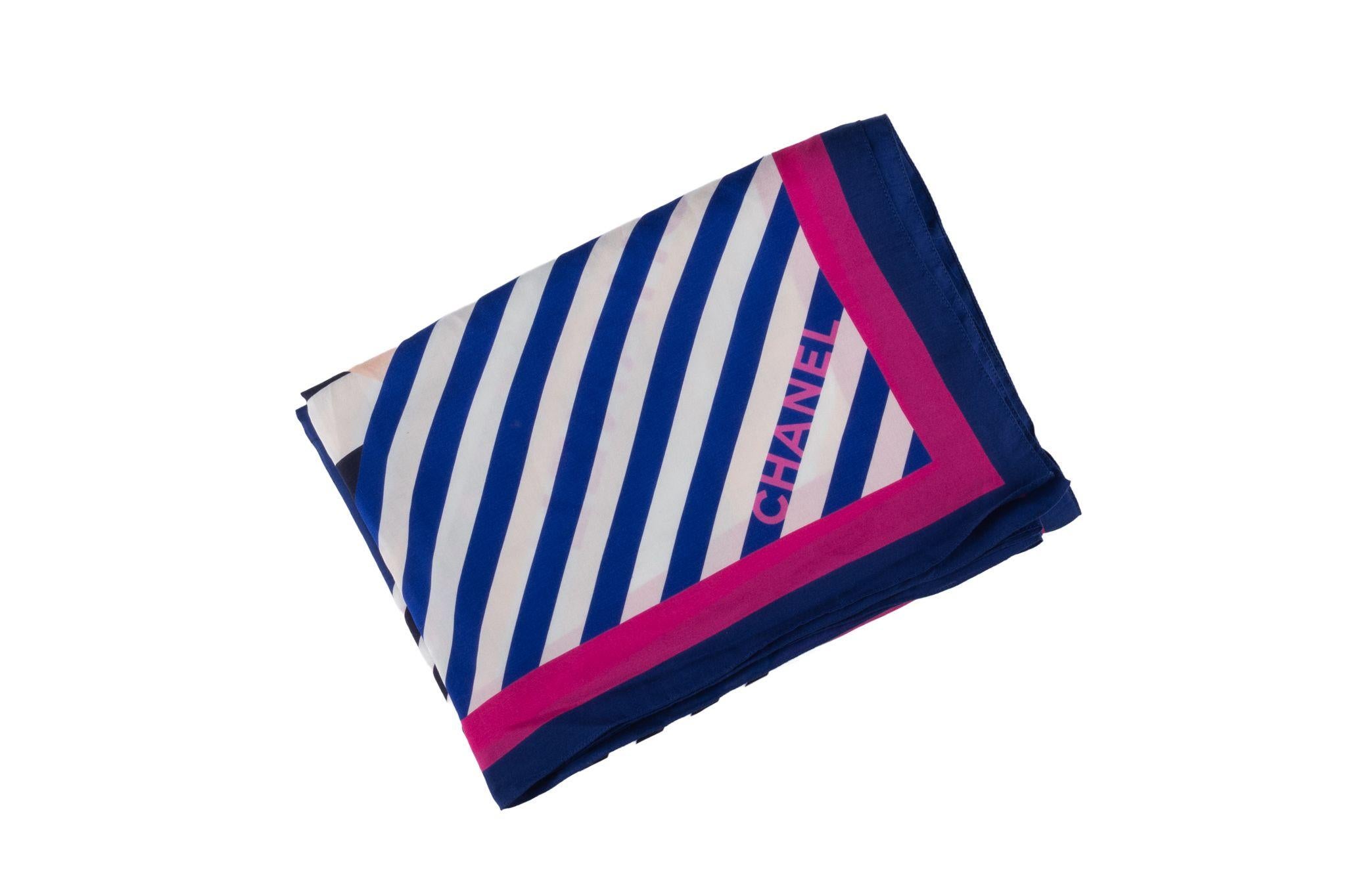 Questo scialle Chanel 50