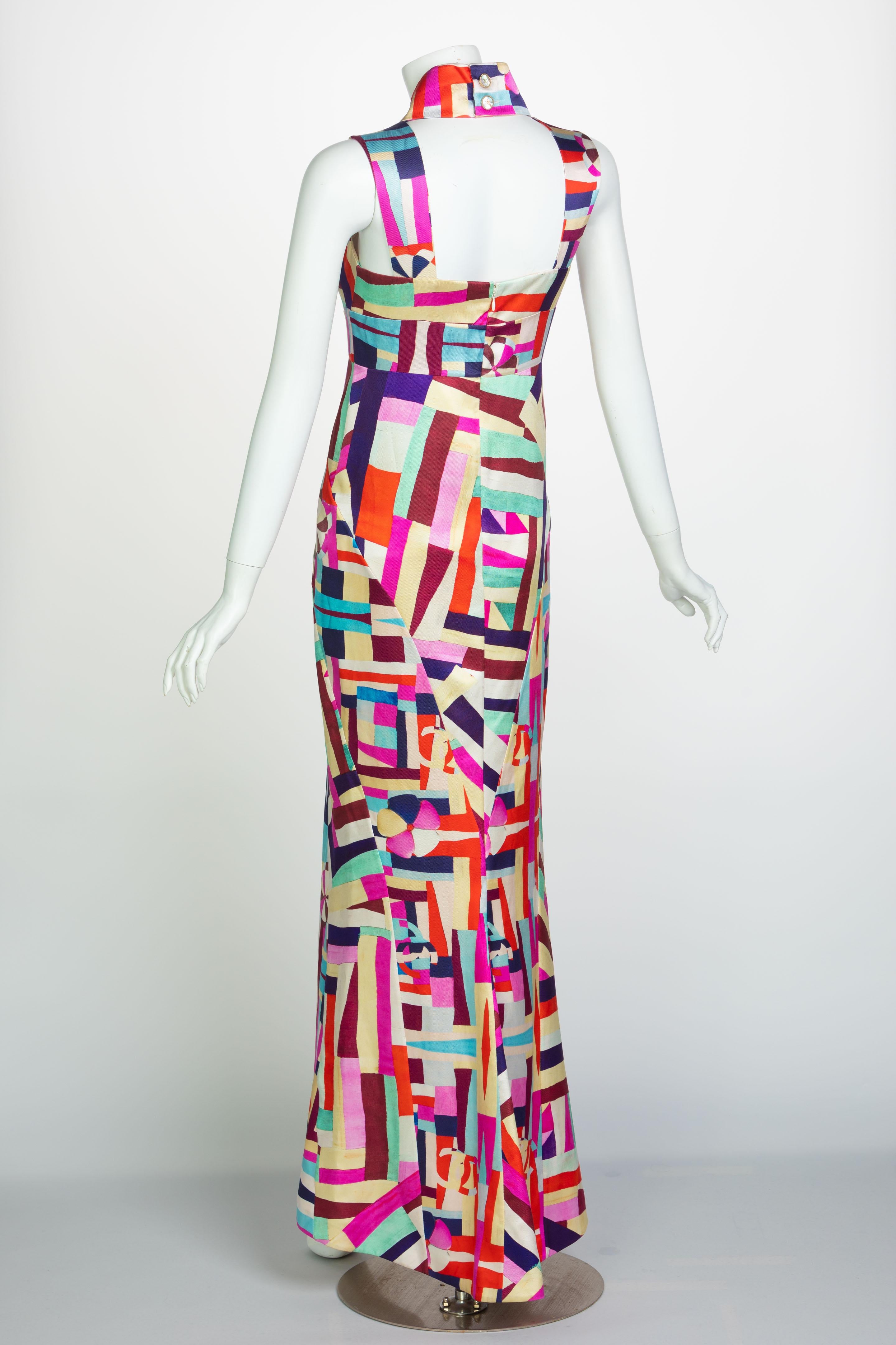 Chanel - Robe longue croisière à imprimé multicolore et découpes dans le dos, état neuf, 2016, avec étiquettes Unisexe en vente