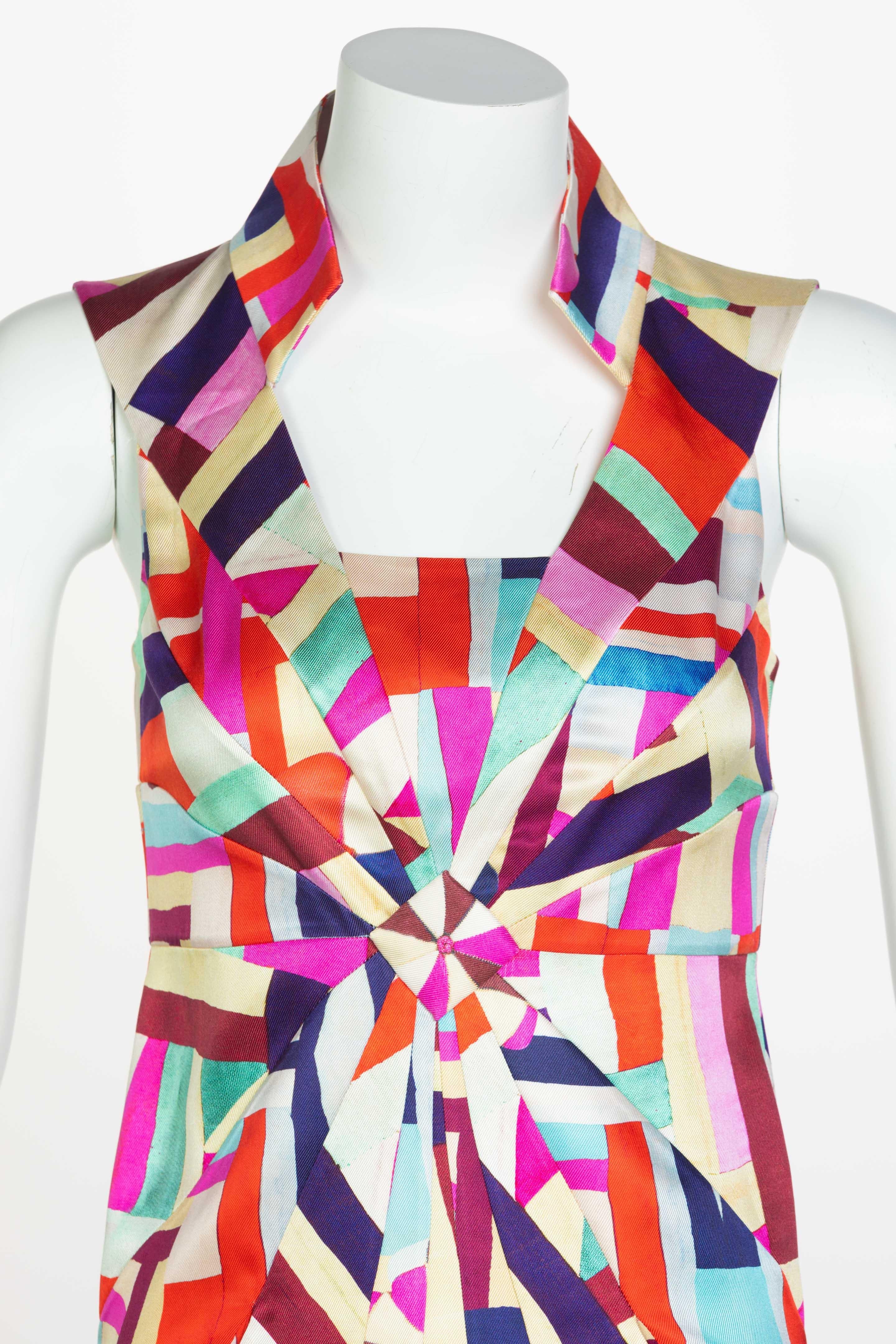 Chanel - Robe longue croisière à imprimé multicolore et découpes dans le dos, état neuf, 2016, avec étiquettes en vente 2