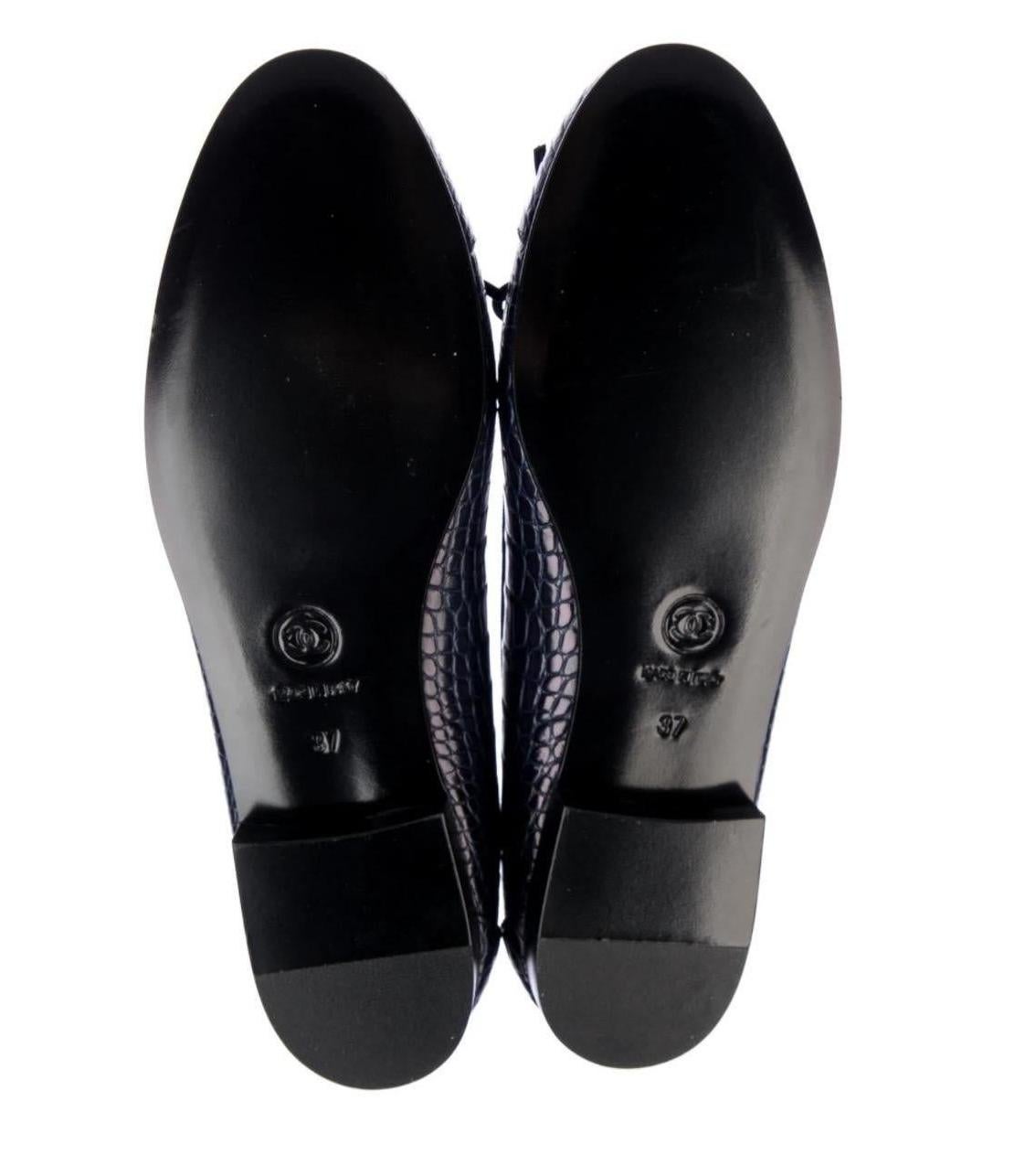 navy blue flat shoes