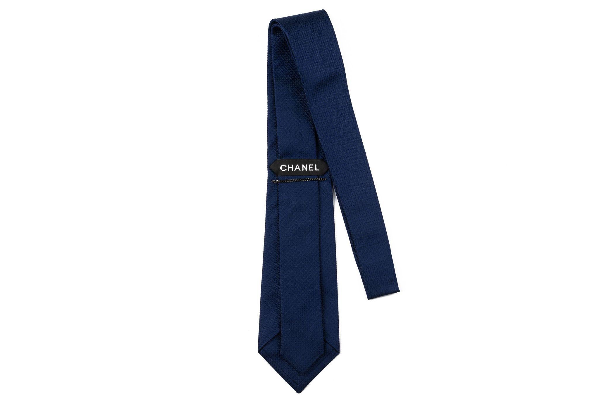 Chanel New Navy Blue Silk Tie In New Condition For Sale In West Hollywood, CA
