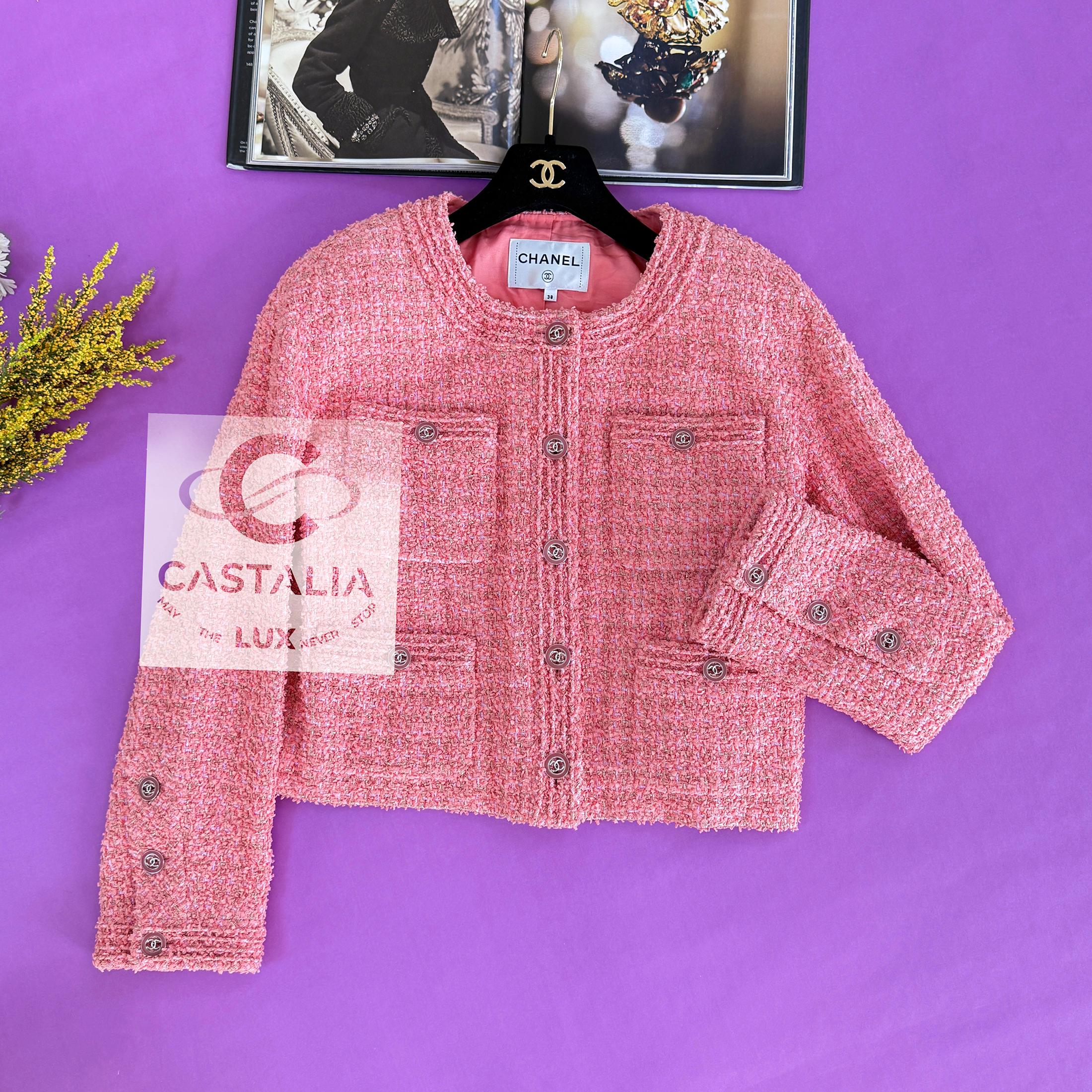 Chanel New Outstanding Tweed Jacket and Jeans Ensemble 38 FR For Sale 6