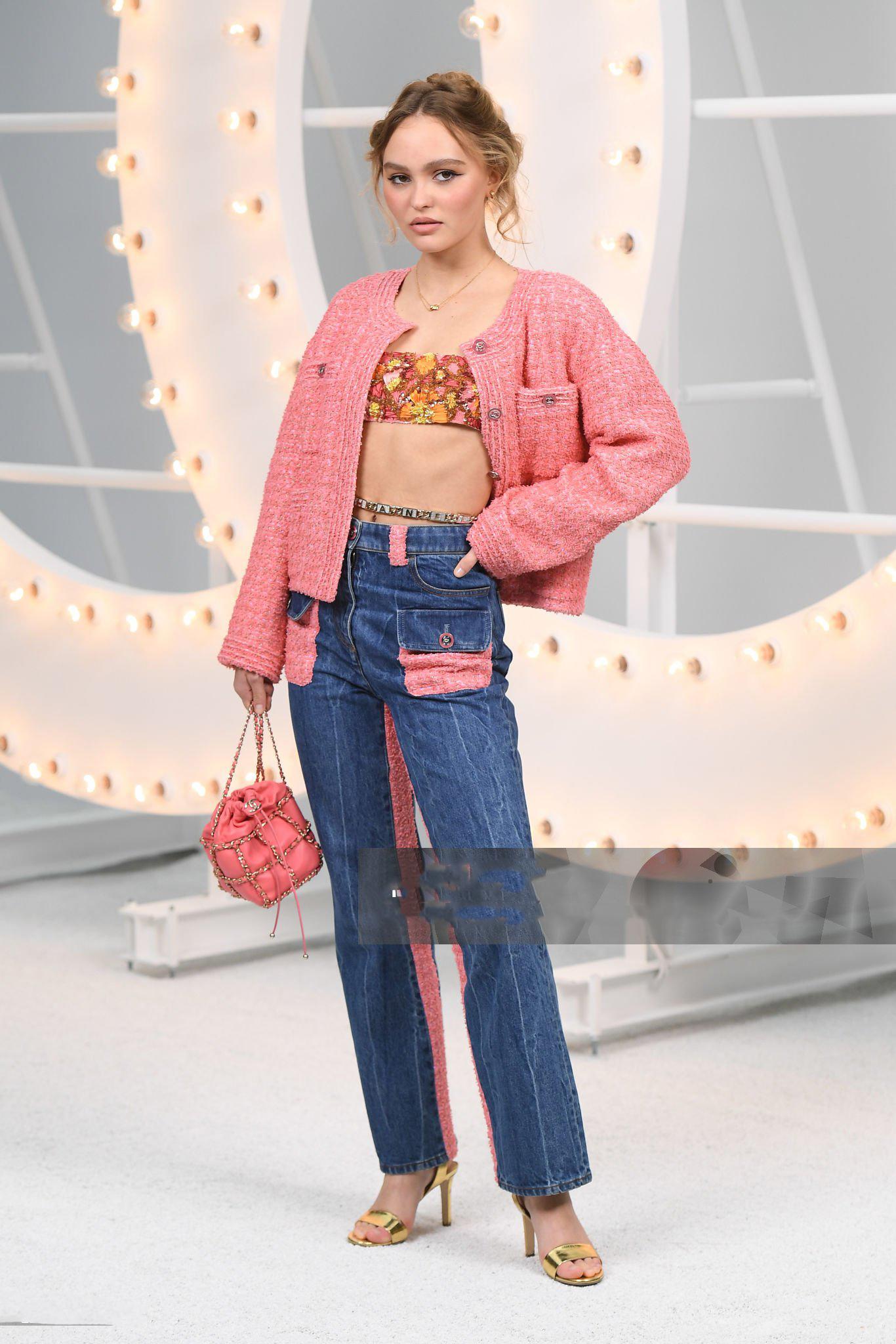 ~ Impossible to find anywhere in the world!
New absolute fabulous Chanel ensemble ~ tweed jacket and matching jeans 
~ as seen on Chanel's Ambassador Lily Rose Depp 
/ Size mark for both items 38 FR / Condition: never worn
- timeless 4-flap-pockets