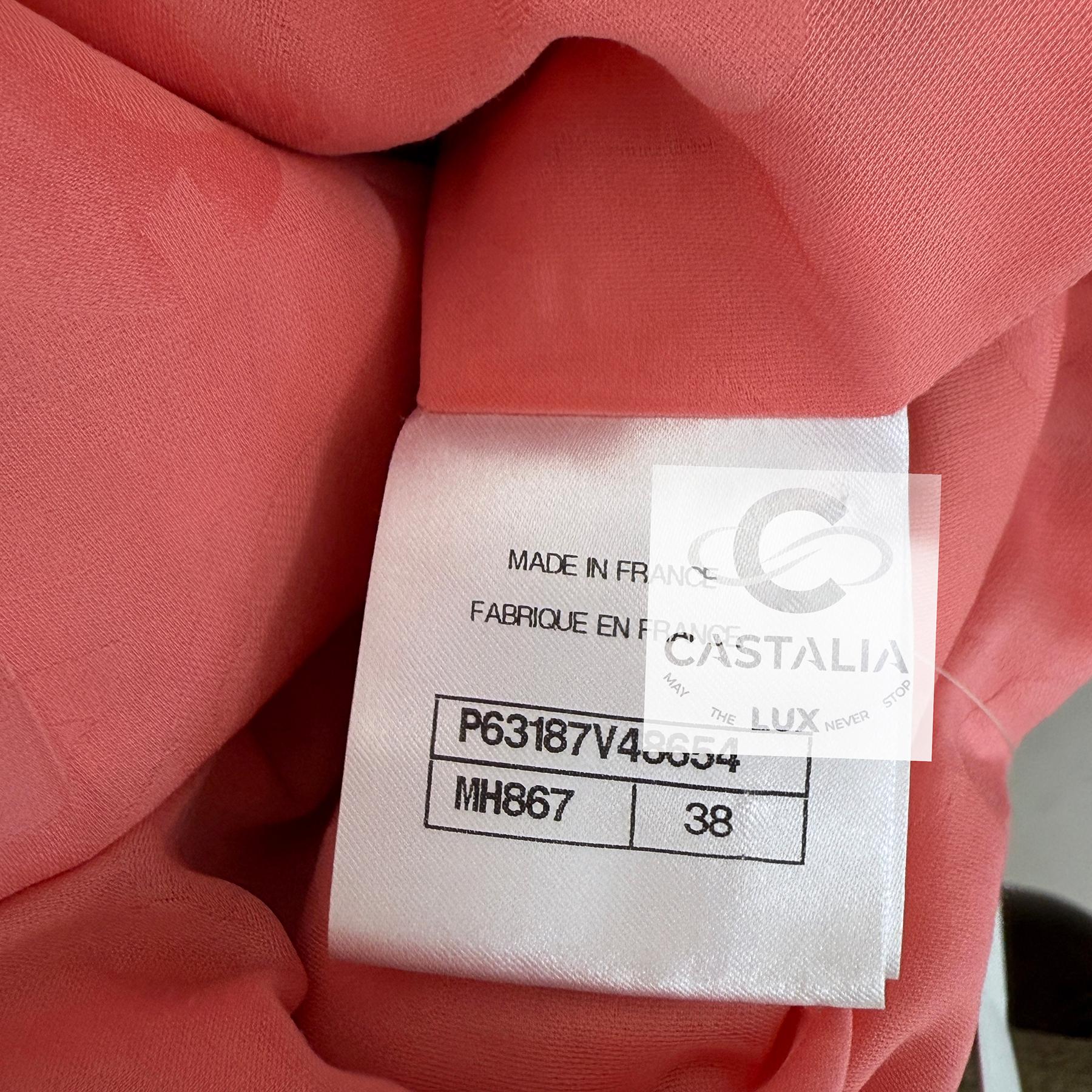 Chanel New Outstanding Tweed Jacket and Jeans Ensemble 38 FR For Sale 15