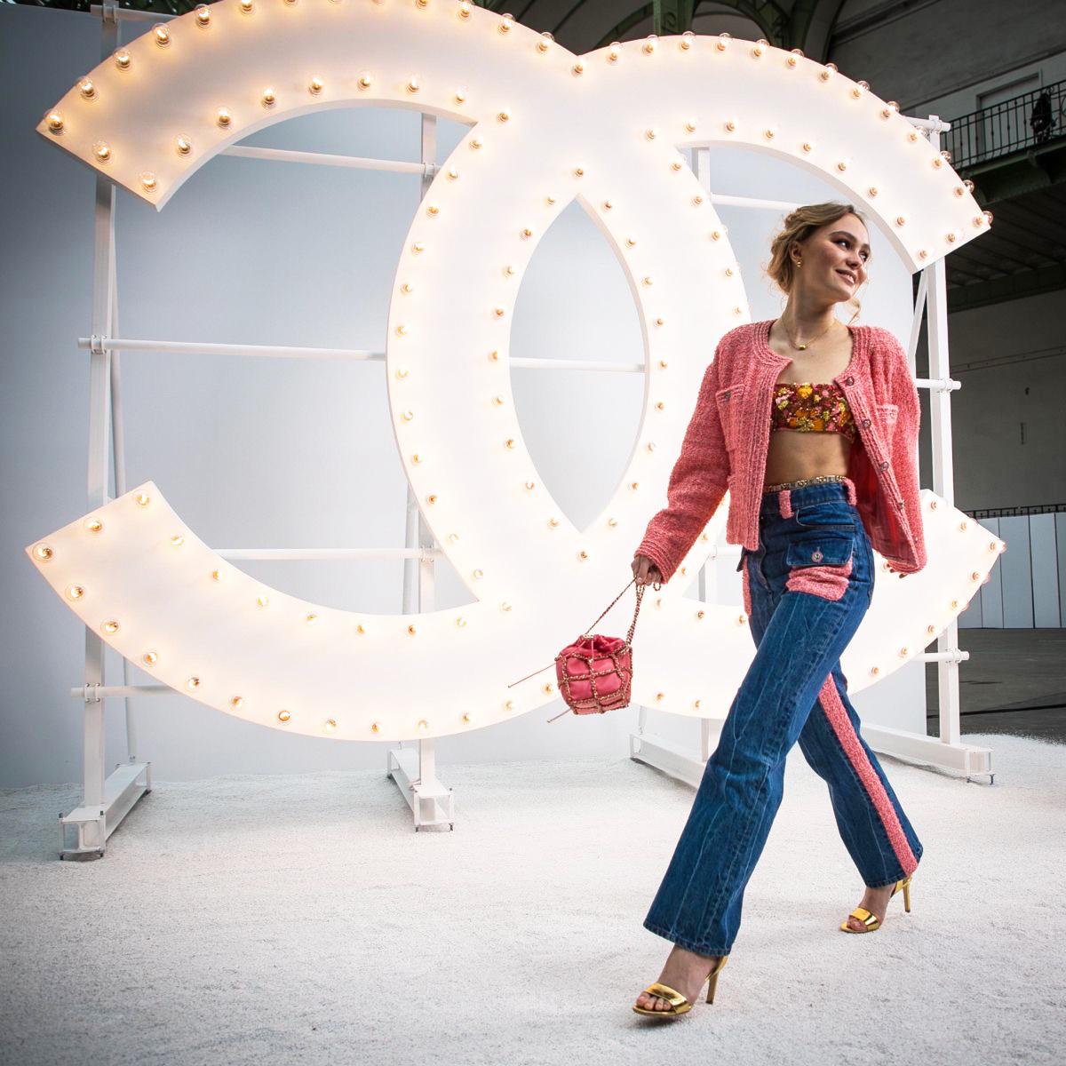 Chanel New Outstanding Tweed Jacket and Jeans Ensemble 38 FR For Sale 2