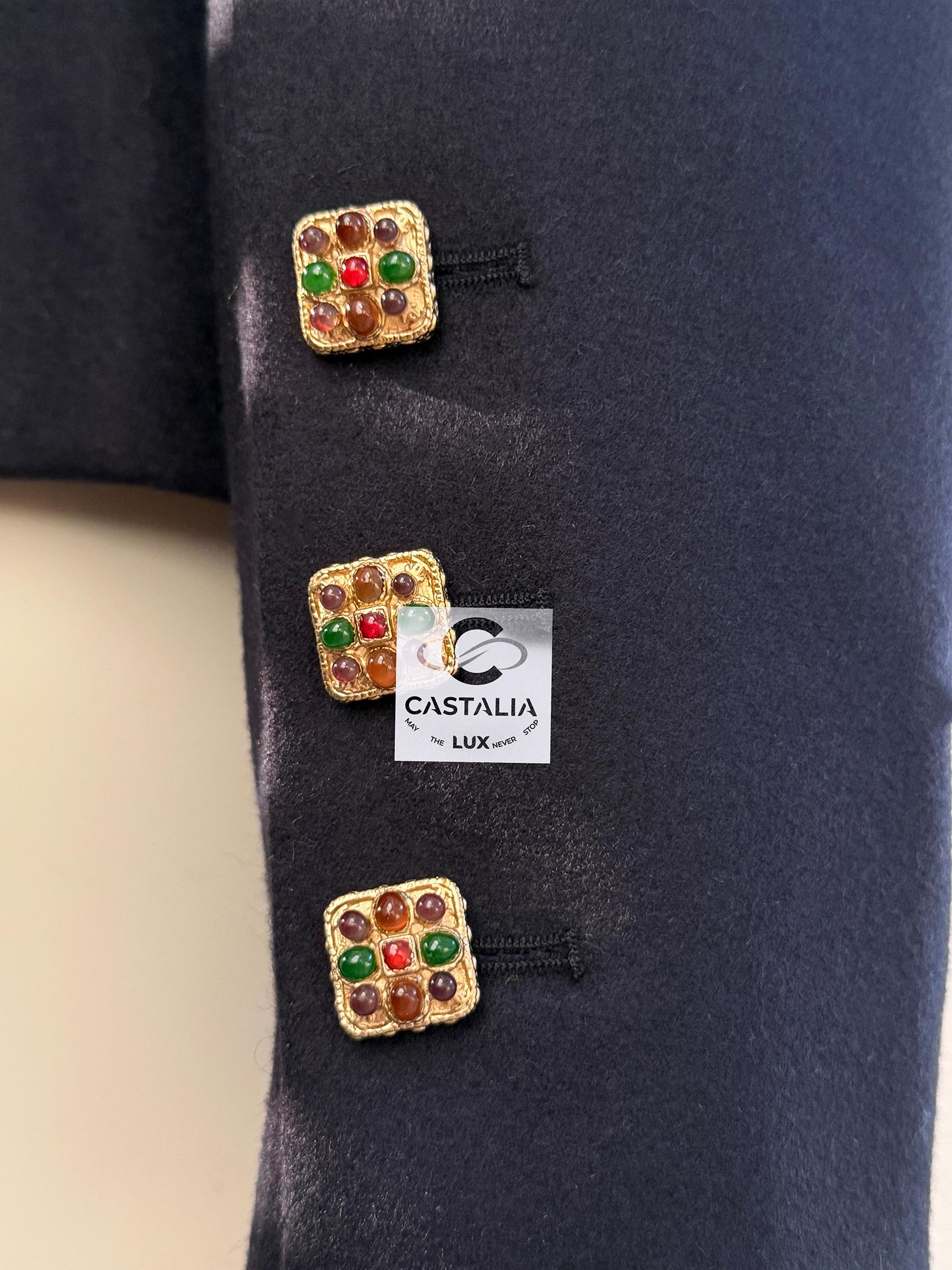 Chanel New Paris / Byzance Chaqueta Gripoix Buttons 40 FR en venta 2
