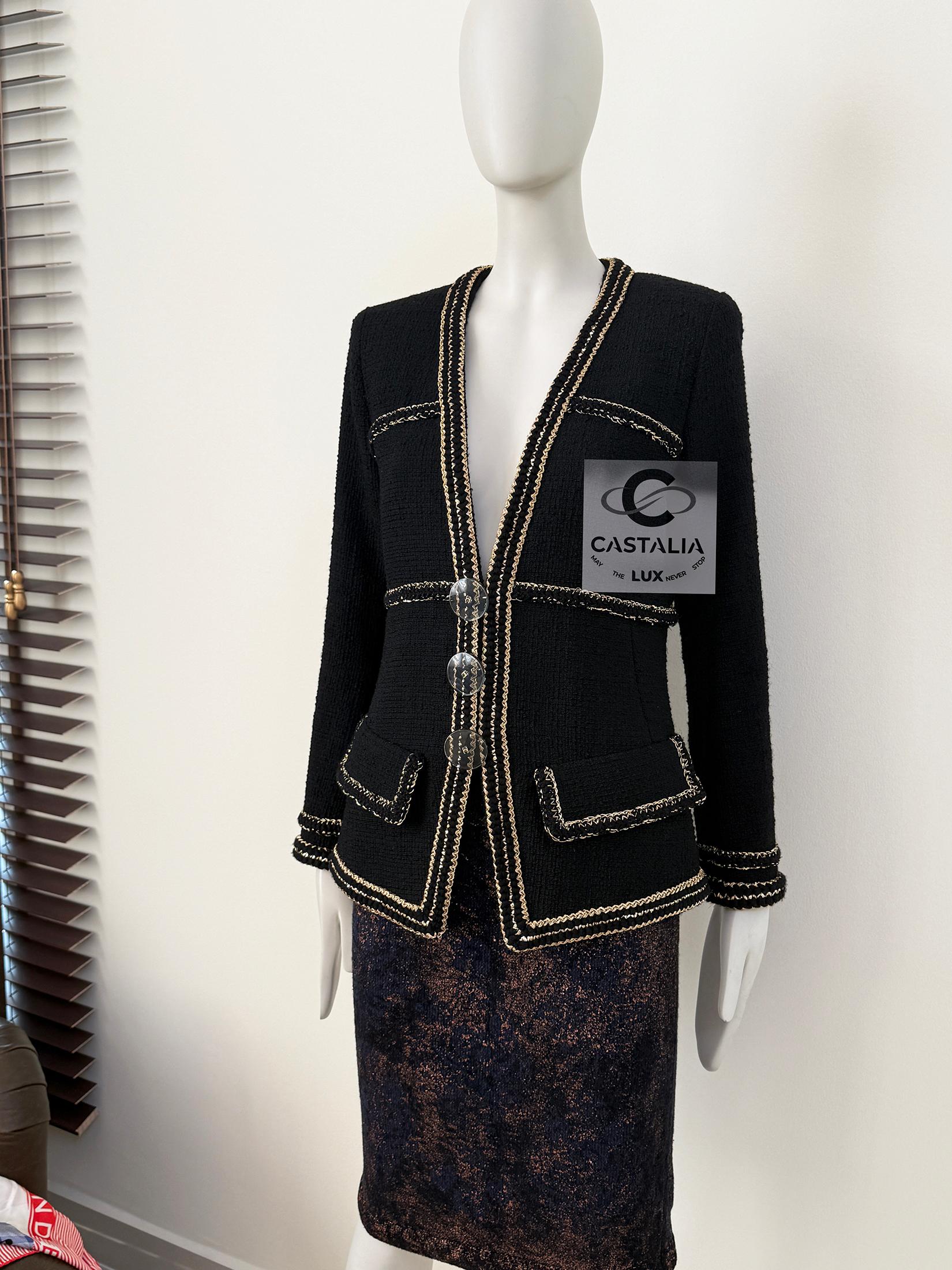 Chanel New Paris / Cosmopolite Black Tweed Jacket 40 FR For Sale 2