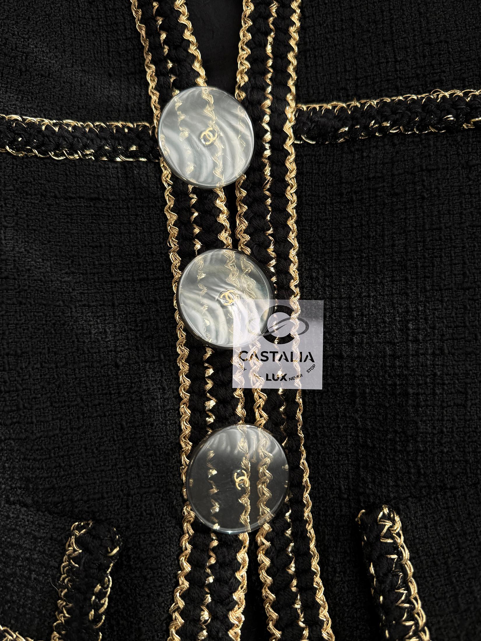 Chanel New Paris / Cosmopolite Black Tweed Jacket 40 FR For Sale 4