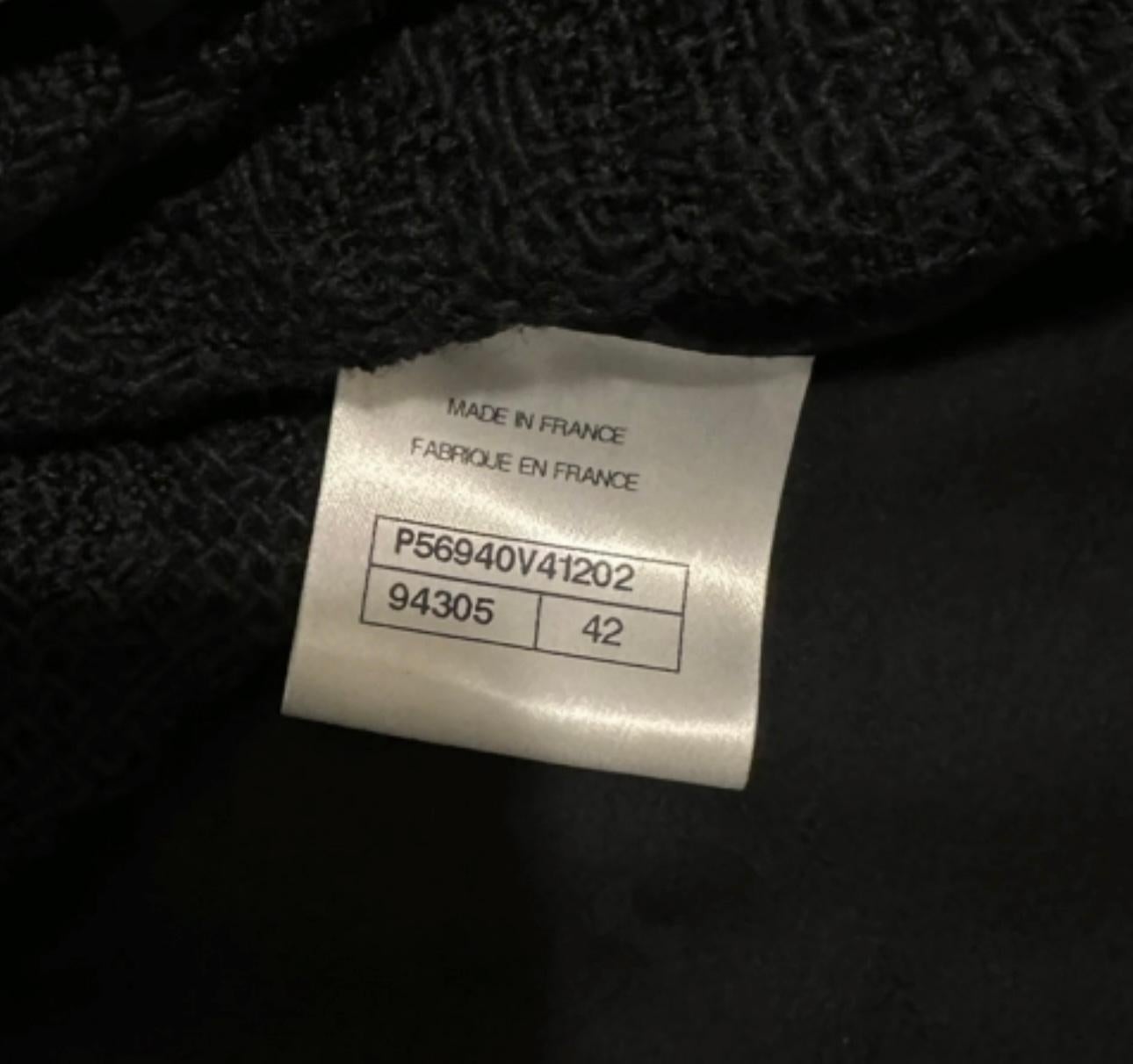 Chanel New Paris / Cosmopolite It-Girl Black Tweed Jacket For Sale 13