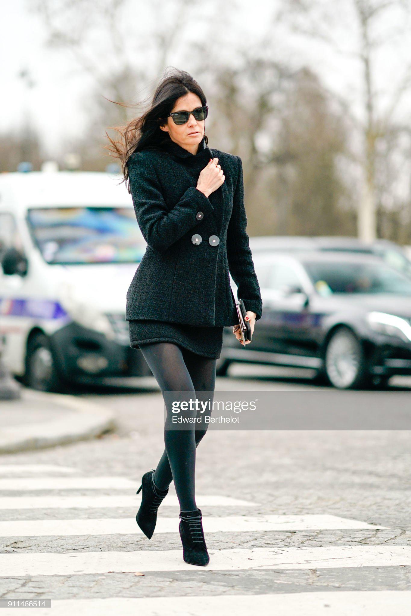 Chanel New Paris / Cosmopolite It-Girl Black Tweed Jacket For Sale 5