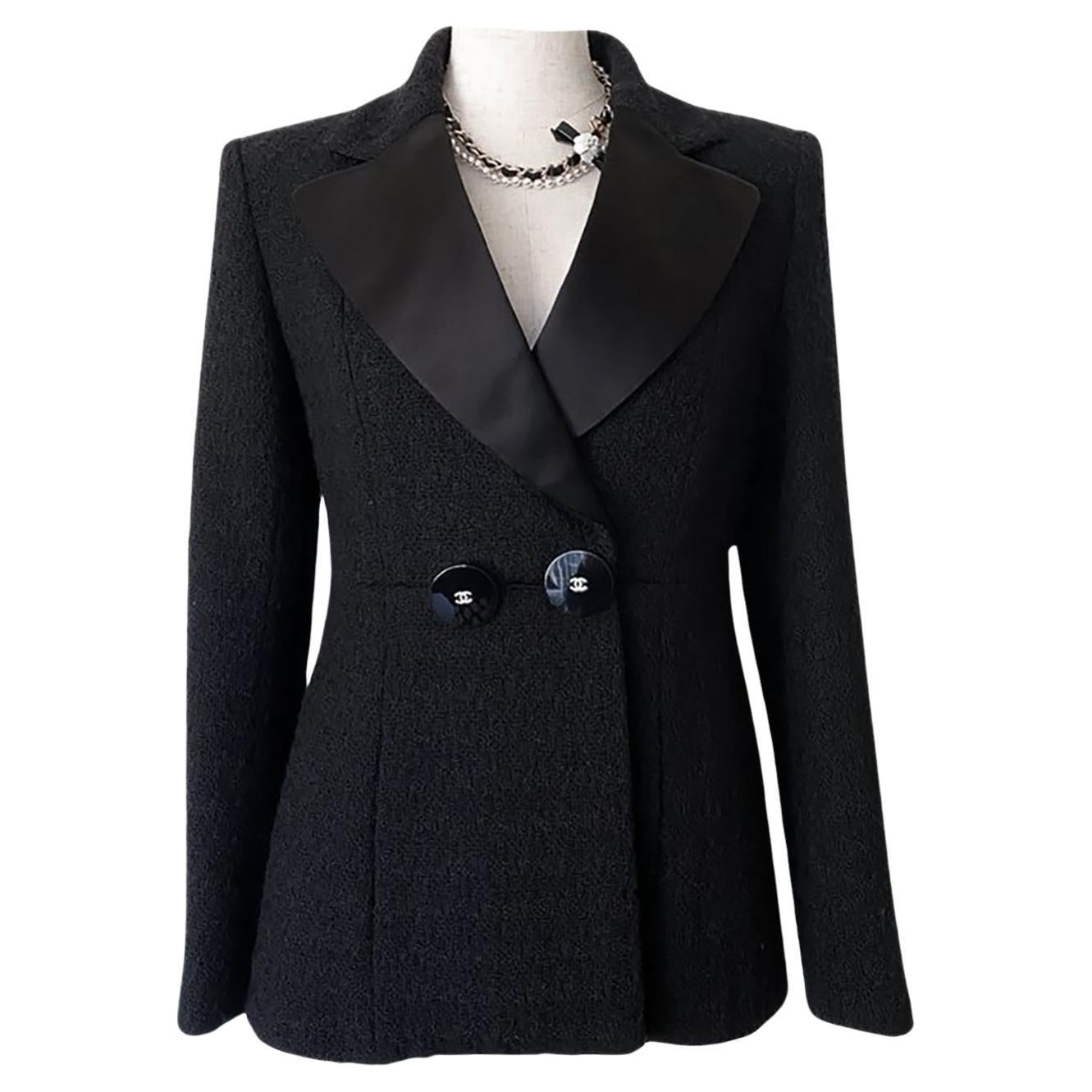 Chanel New Paris / Cosmopolite It-Girl Black Tweed Jacket For Sale