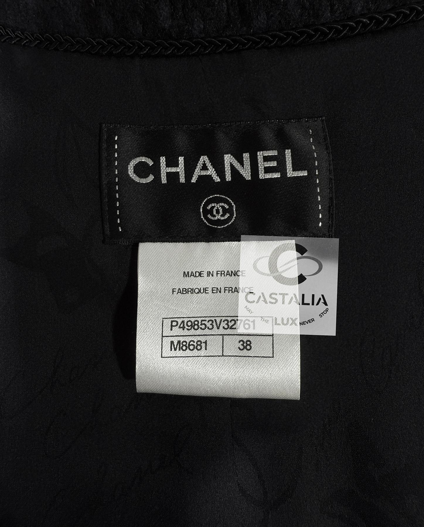 Chanel Nuevo París / Edimburgo CC Botones Abrigo Tweed Negro 38 FR en venta 10