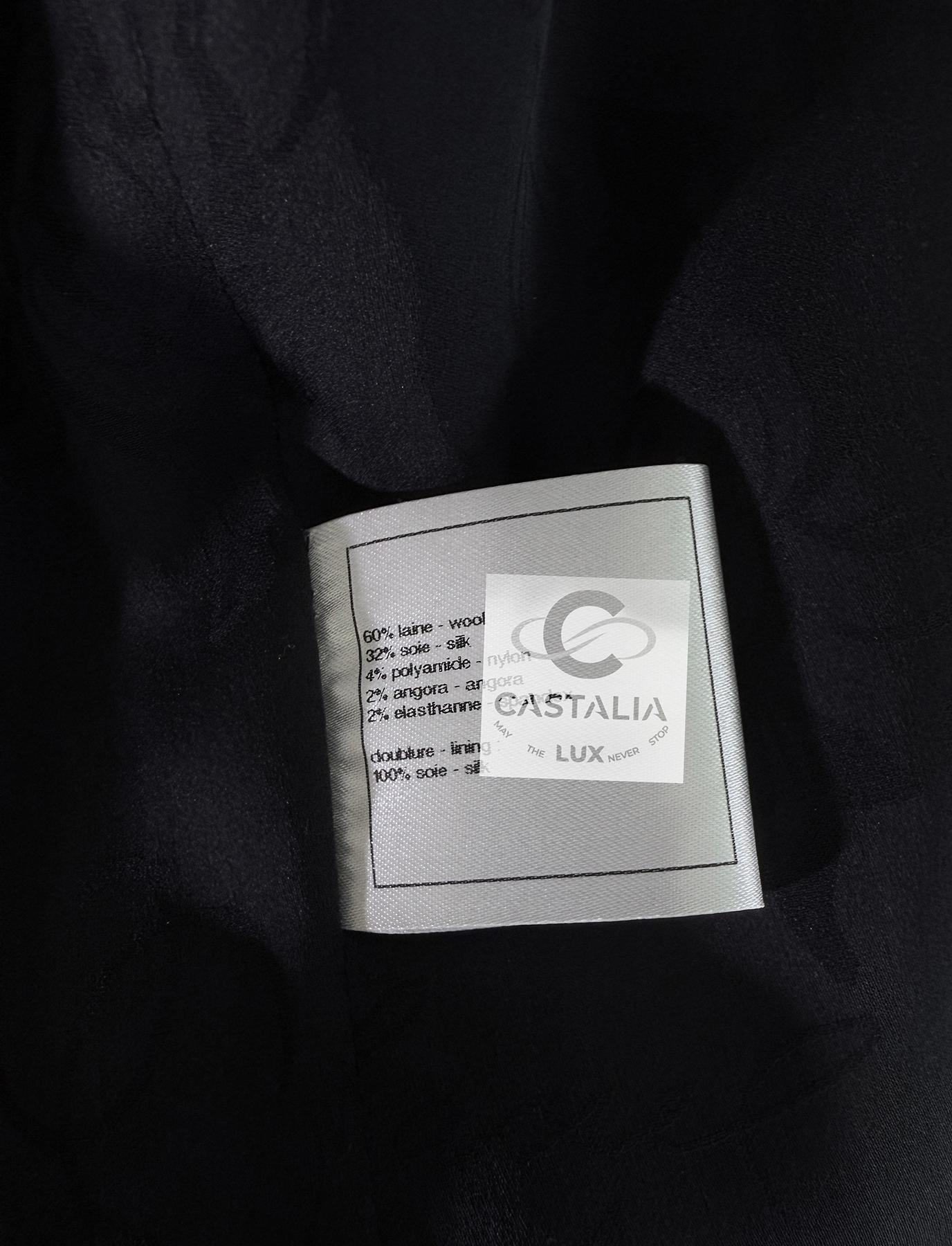 Chanel Nuevo París / Edimburgo CC Botones Abrigo Tweed Negro 38 FR en venta 11