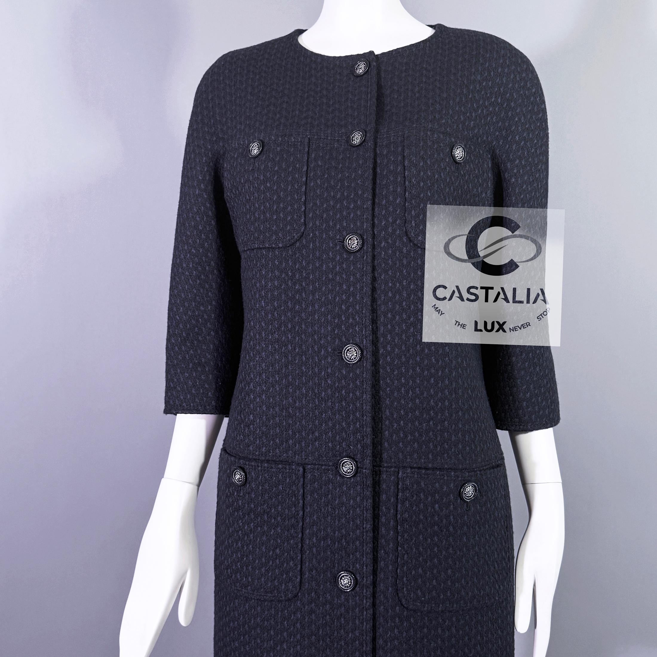 Femenino o masculino Chanel Nuevo París / Edimburgo CC Botones Abrigo Tweed Negro 38 FR en venta