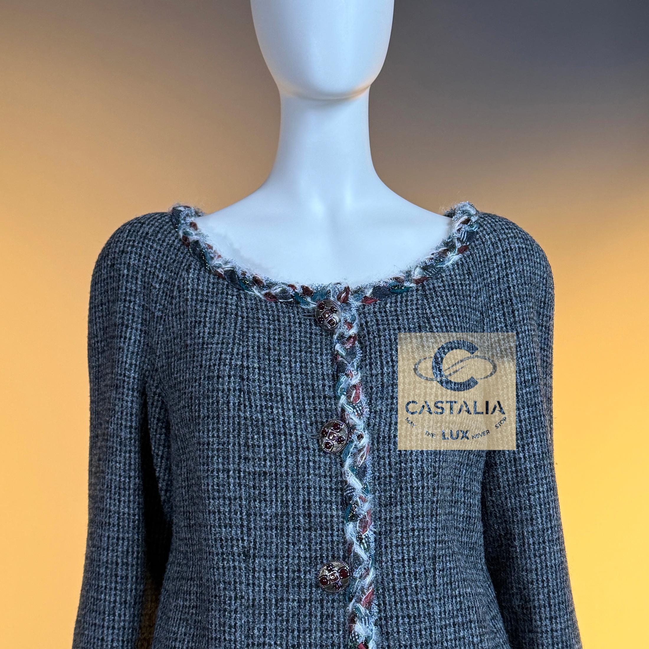 da uomo o donna Chanel New Paris / Edinburgh CC Gripoix Buttons Tweed Jacket 40 FR in vendita