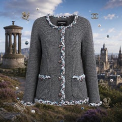 CHANEL New Paris / Edinburgh CC Gripoix Buttons Tweed Jacket 40 FR