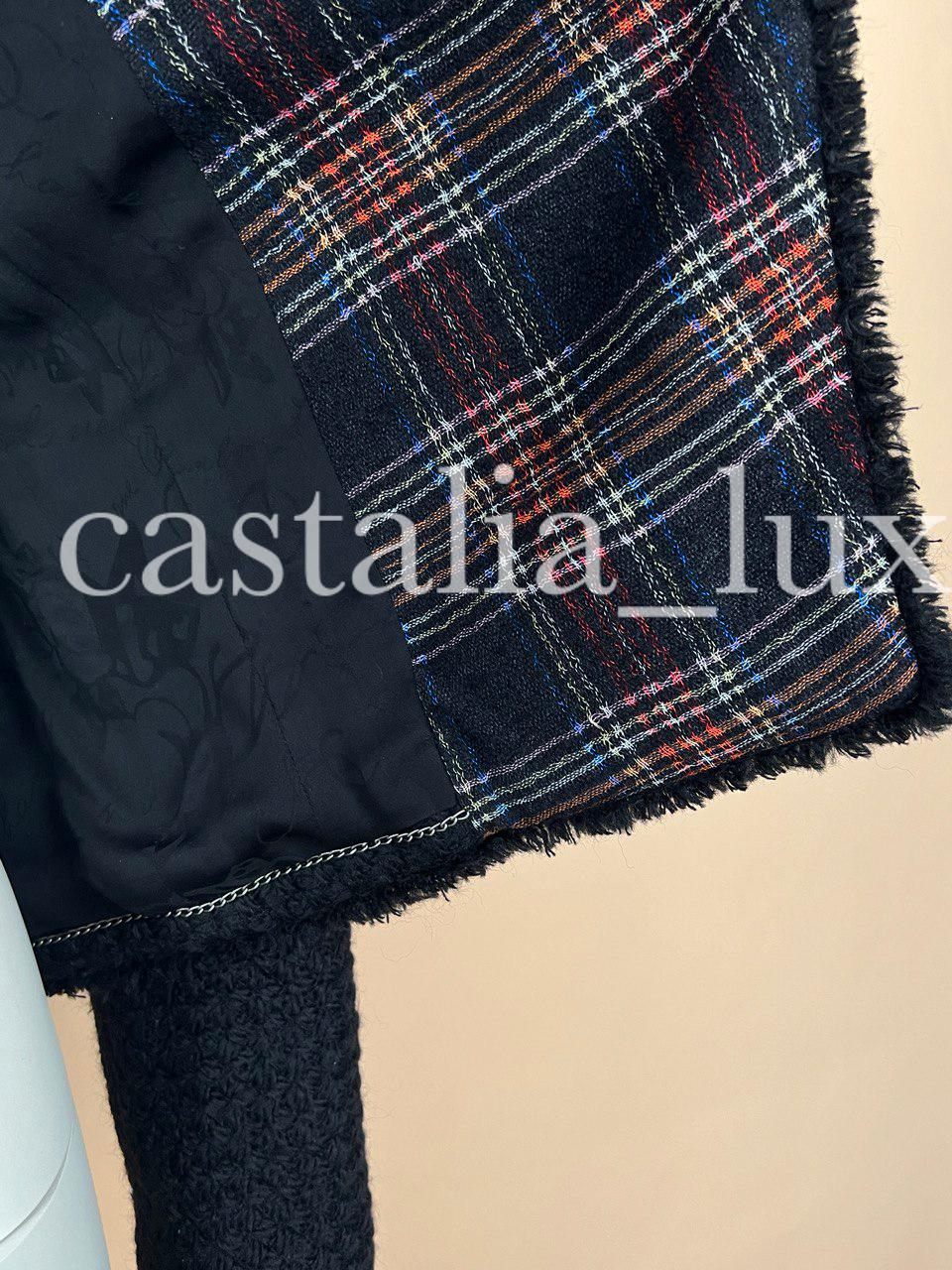 Chanel New Paris / Edinburgh CC Jewel Buttons Black Jacket en vente 9