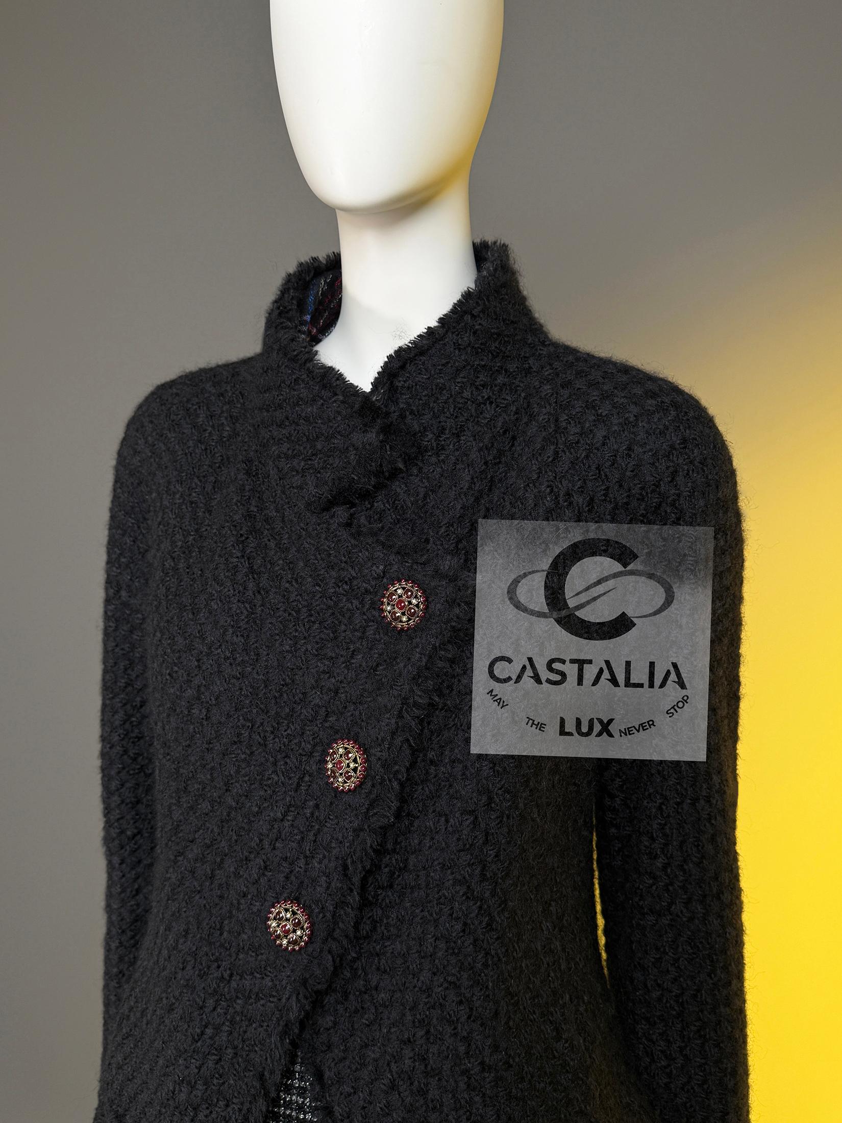 Chanel Nueva París / Edimburgo Chaqueta icónica de tweed de tartán negro 38 FR en venta 9