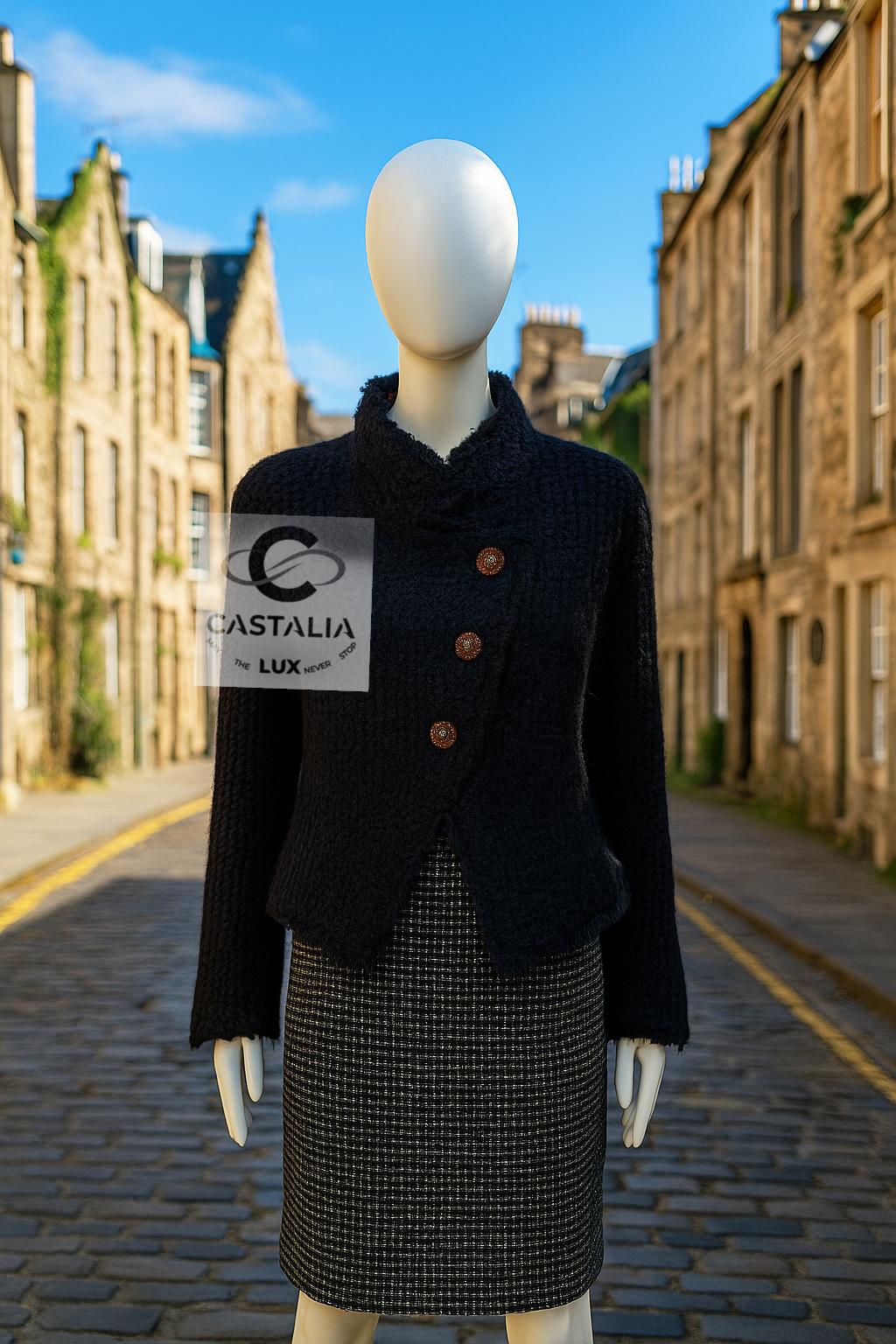 Chanel Nueva París / Edimburgo Chaqueta icónica de tweed de tartán negro 38 FR en venta 1
