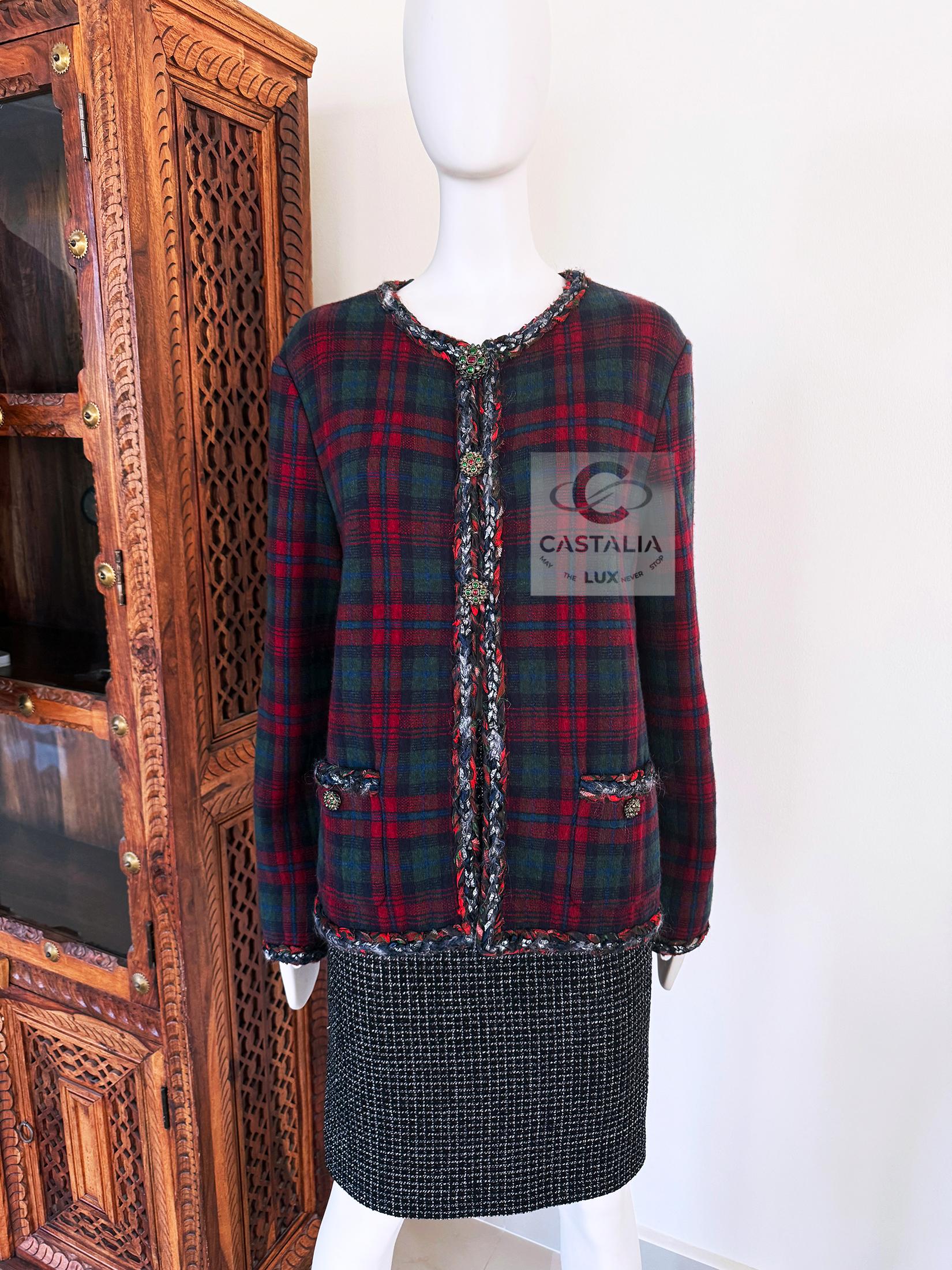 CHANEL New Paris / Edinburgh Ikonische Rote Tartan Jacke 46 FR im Angebot 8