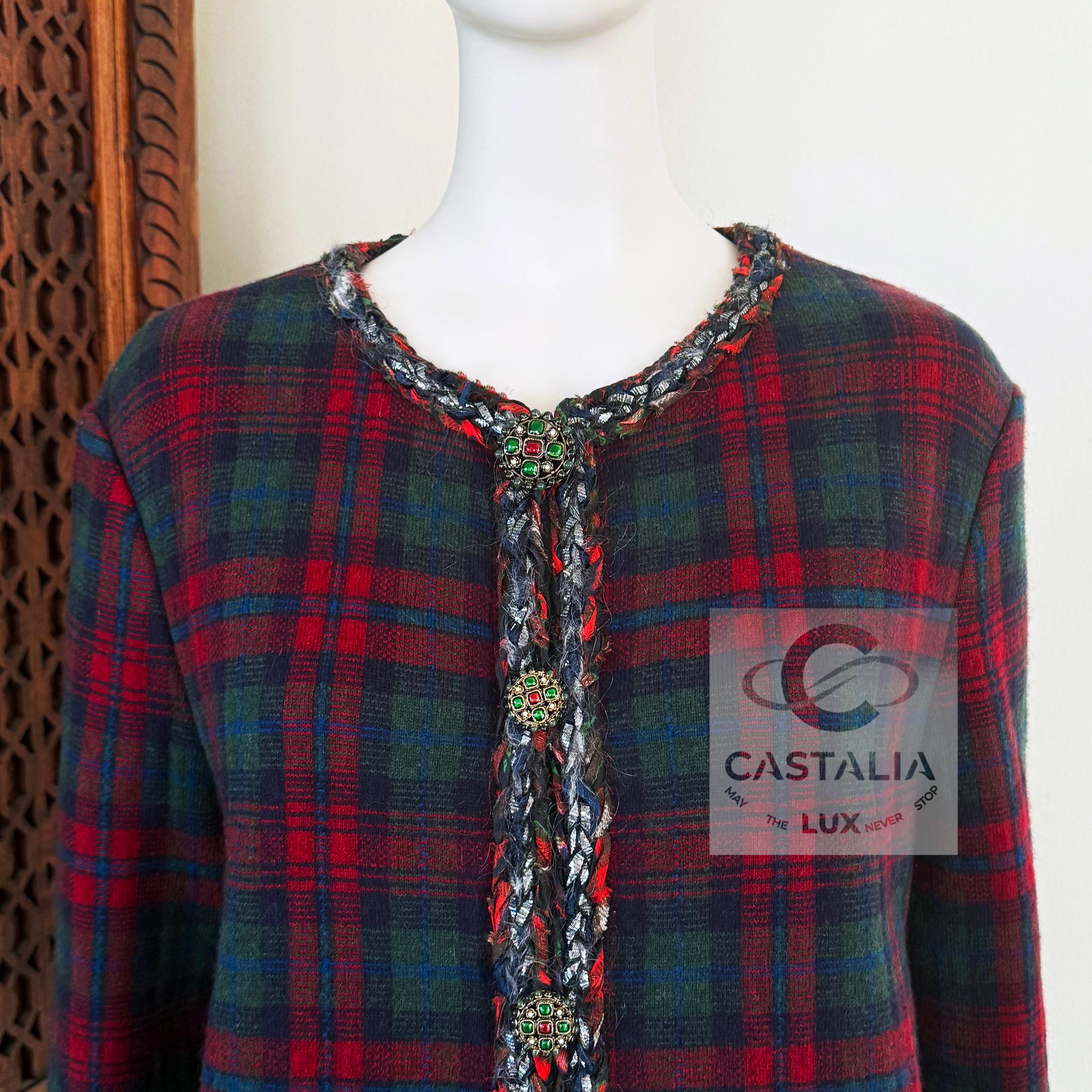 CHANEL New Paris / Edinburgh Ikonische Rote Tartan Jacke 46 FR im Angebot 9
