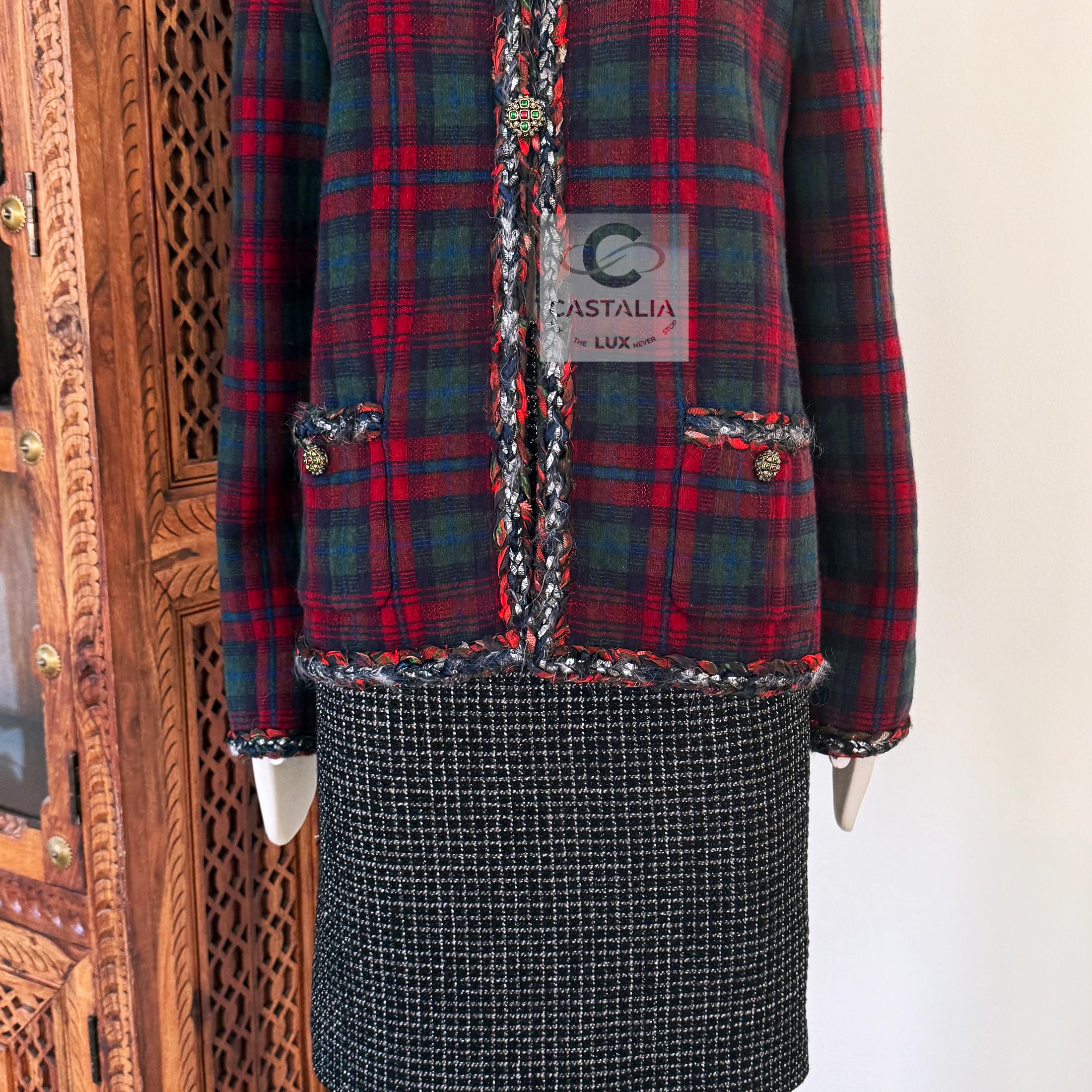 CHANEL New Paris / Edinburgh Ikonische Rote Tartan Jacke 46 FR im Angebot 11