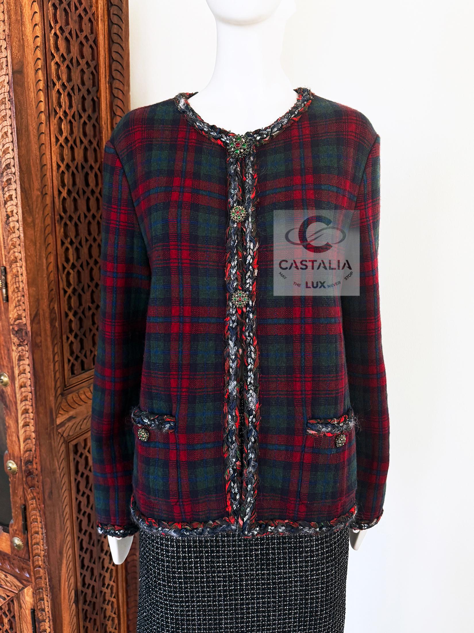 CHANEL New Paris / Edinburgh Ikonische Rote Tartan Jacke 46 FR im Angebot 3