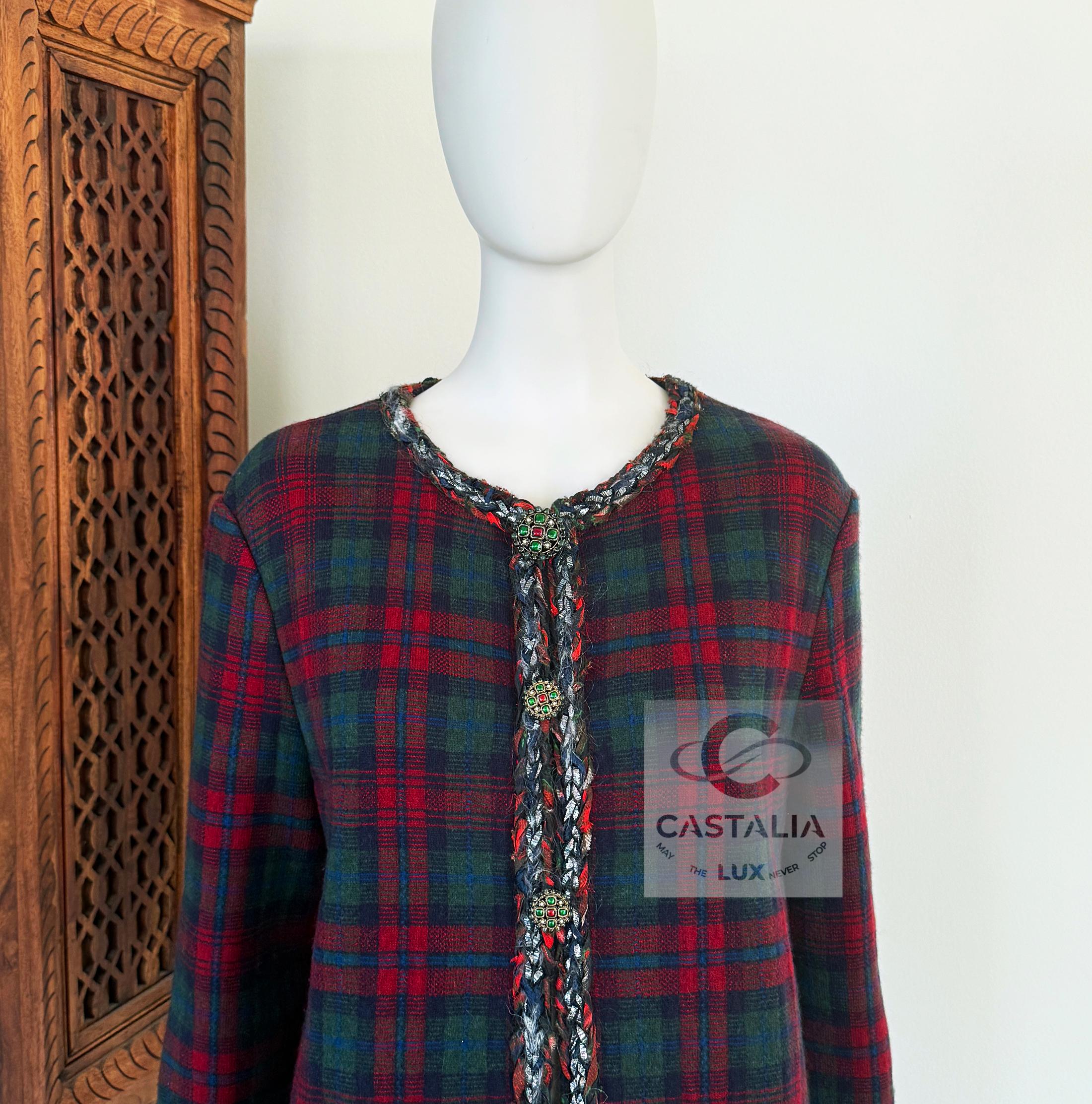CHANEL New Paris / Edinburgh Ikonische Rote Tartan Jacke 46 FR im Angebot 4