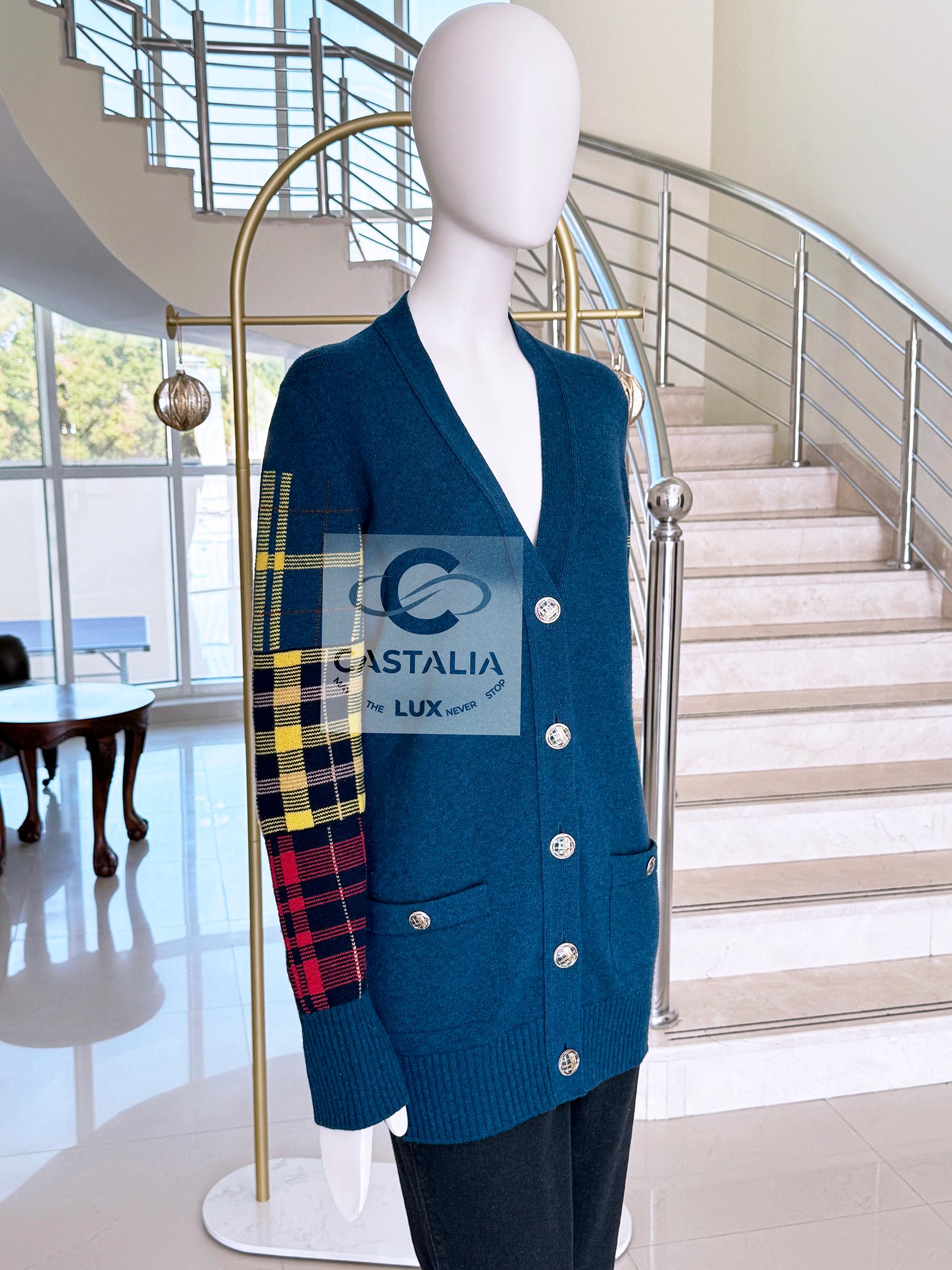 Chanel New Paris / Edinburgh Tartan Sleeves Runway Cardigan 38 FR 6