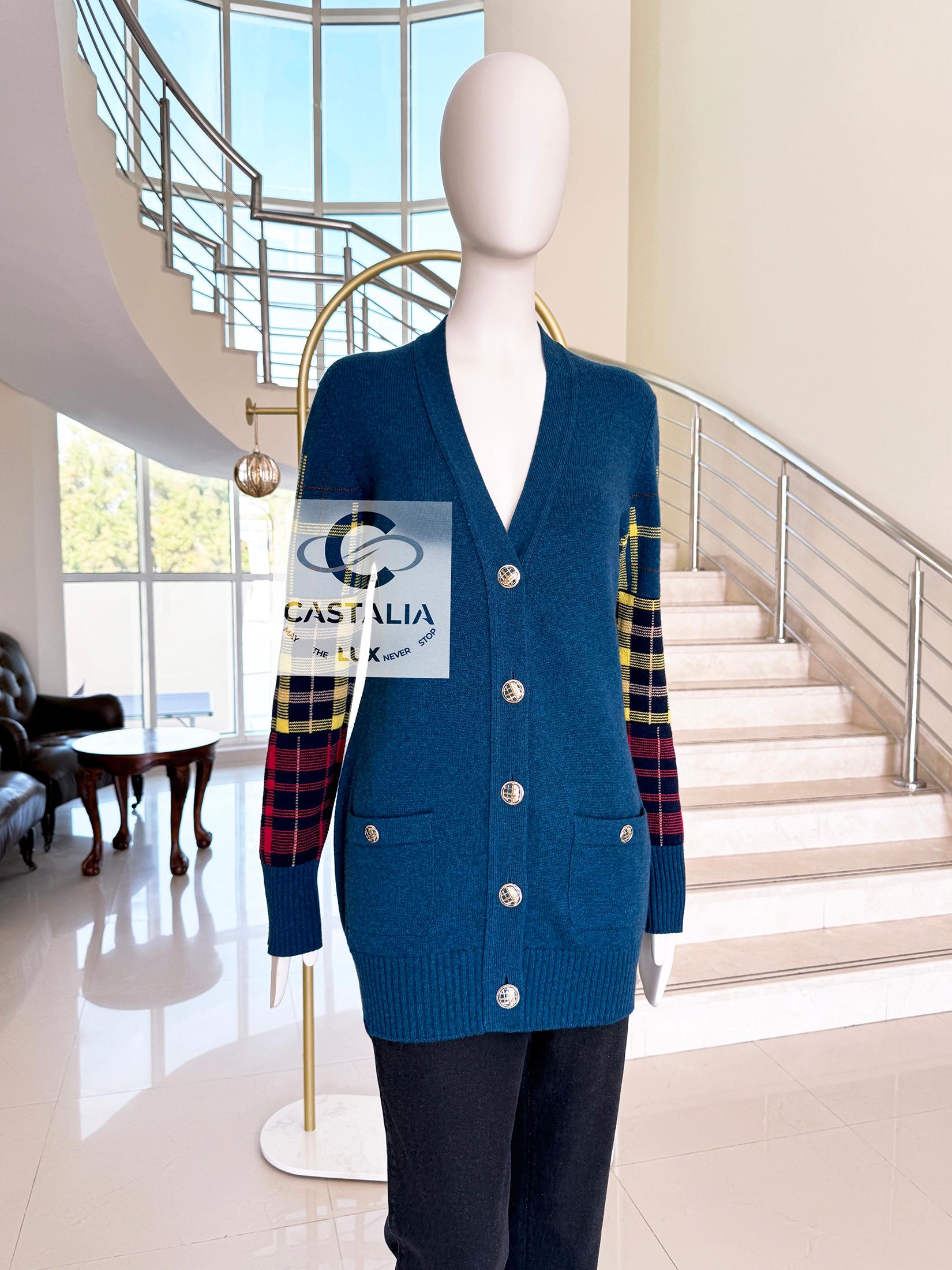Chanel New Paris / Edinburgh Tartan Sleeves Runway Cardigan 38 FR 7