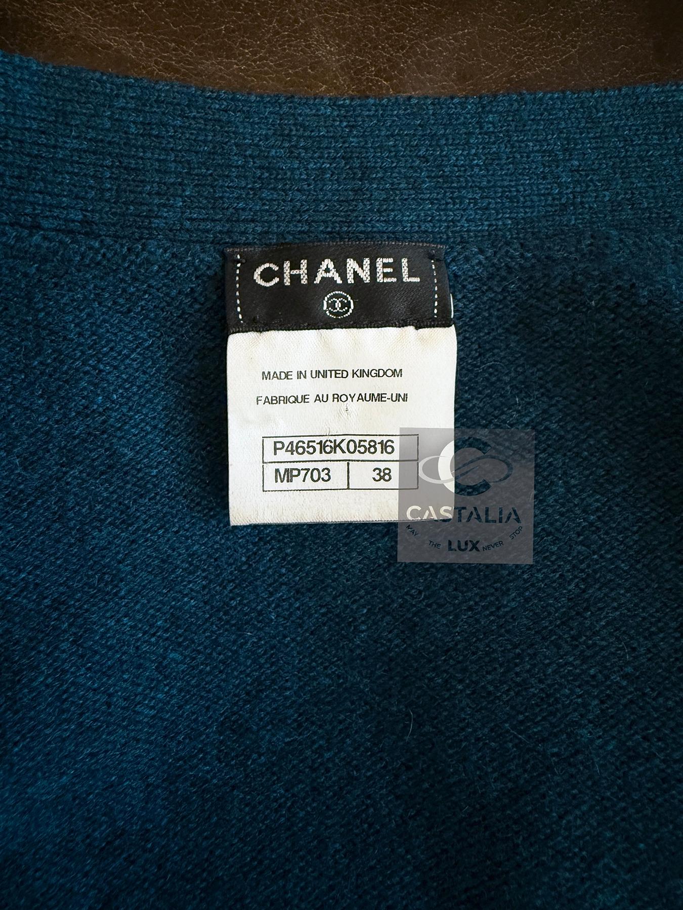 Chanel New Paris / Edinburgh Tartan Sleeves Runway Cardigan 38 FR 10