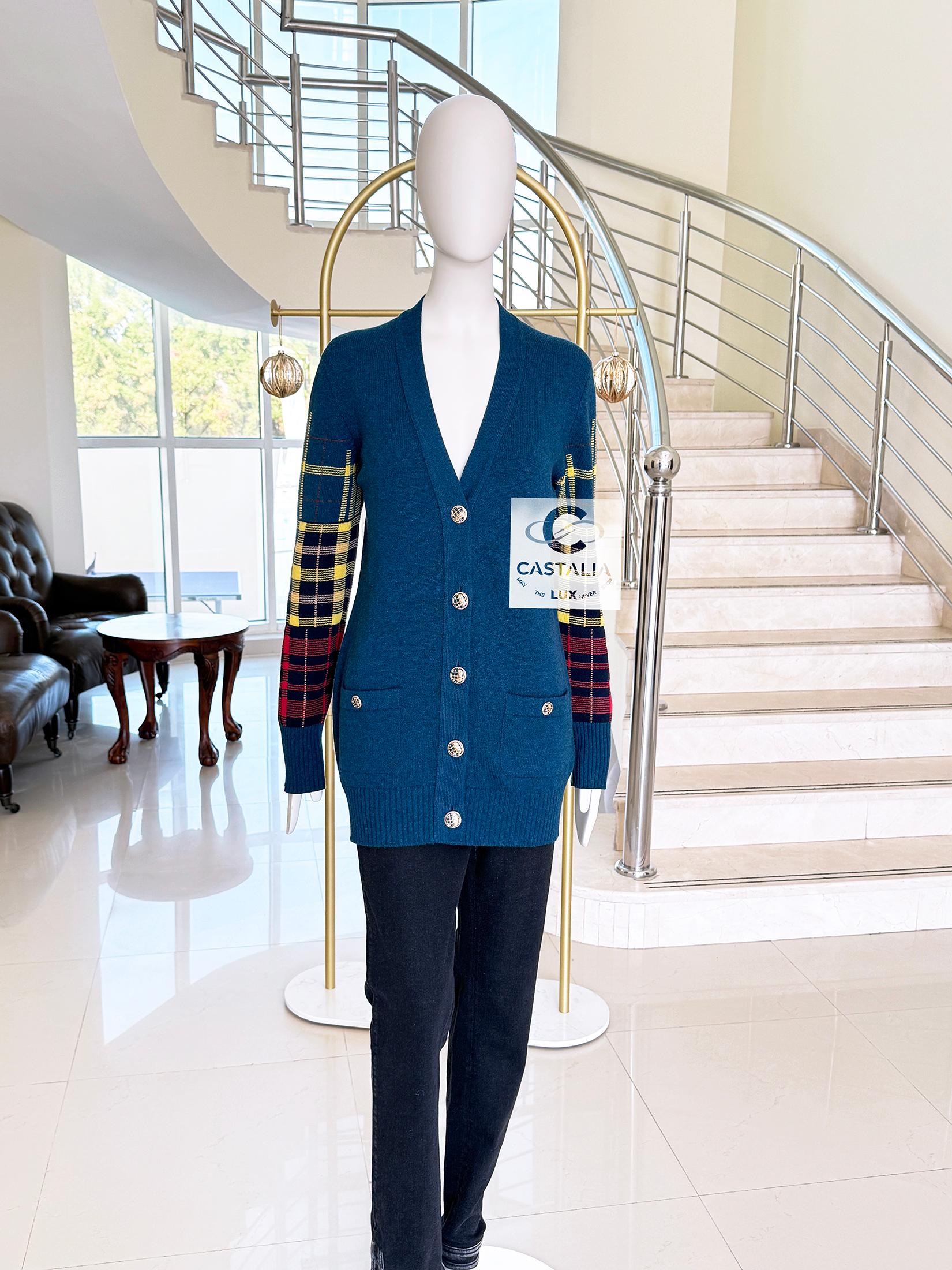 Chanel New Paris / Edinburgh Tartan Sleeves Runway Cardigan 38 FR 2